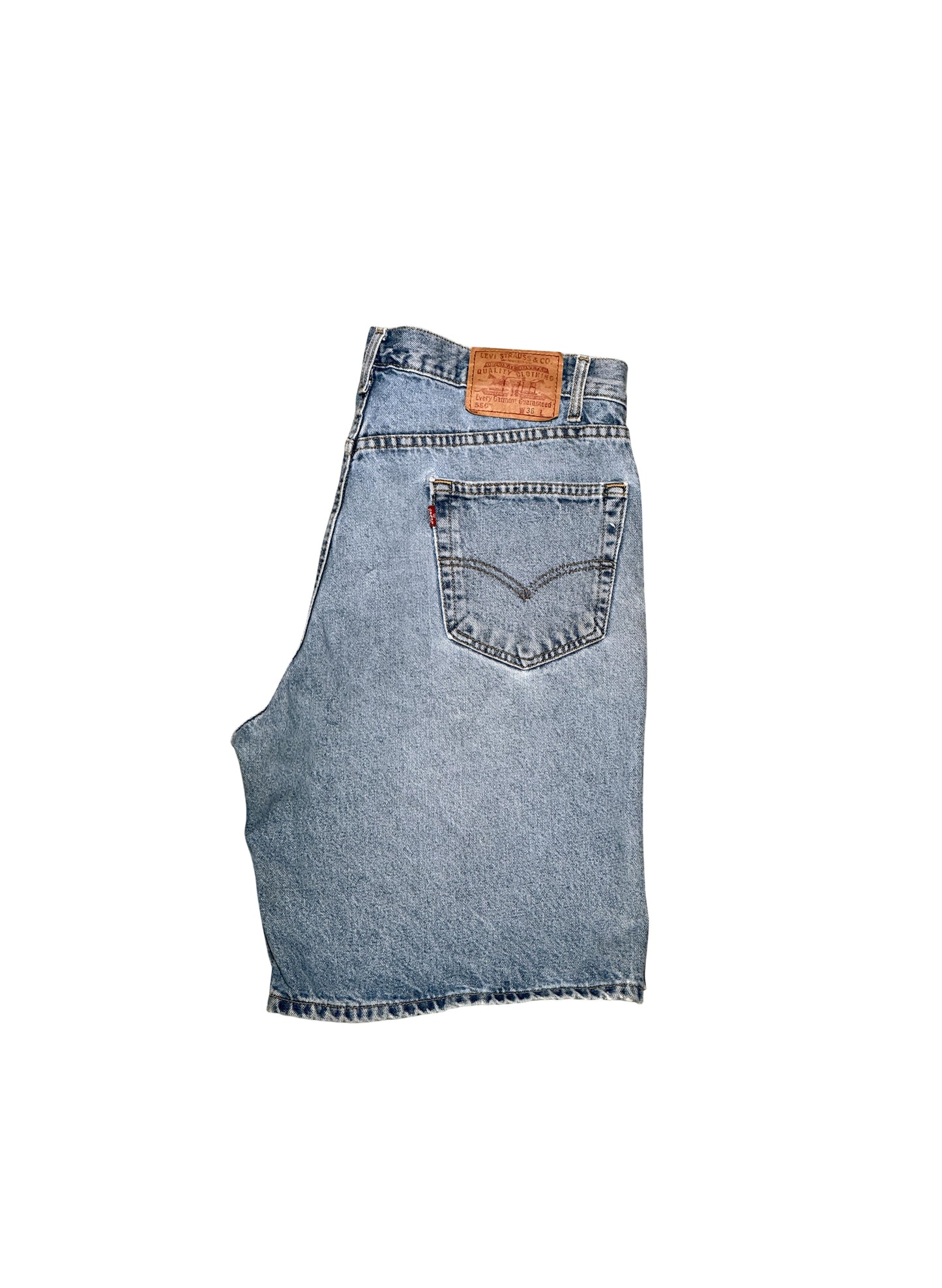 (SUP-393) LEVI'S 550 DENIM SHORTS - MADE IN COLOMBIA (w36)