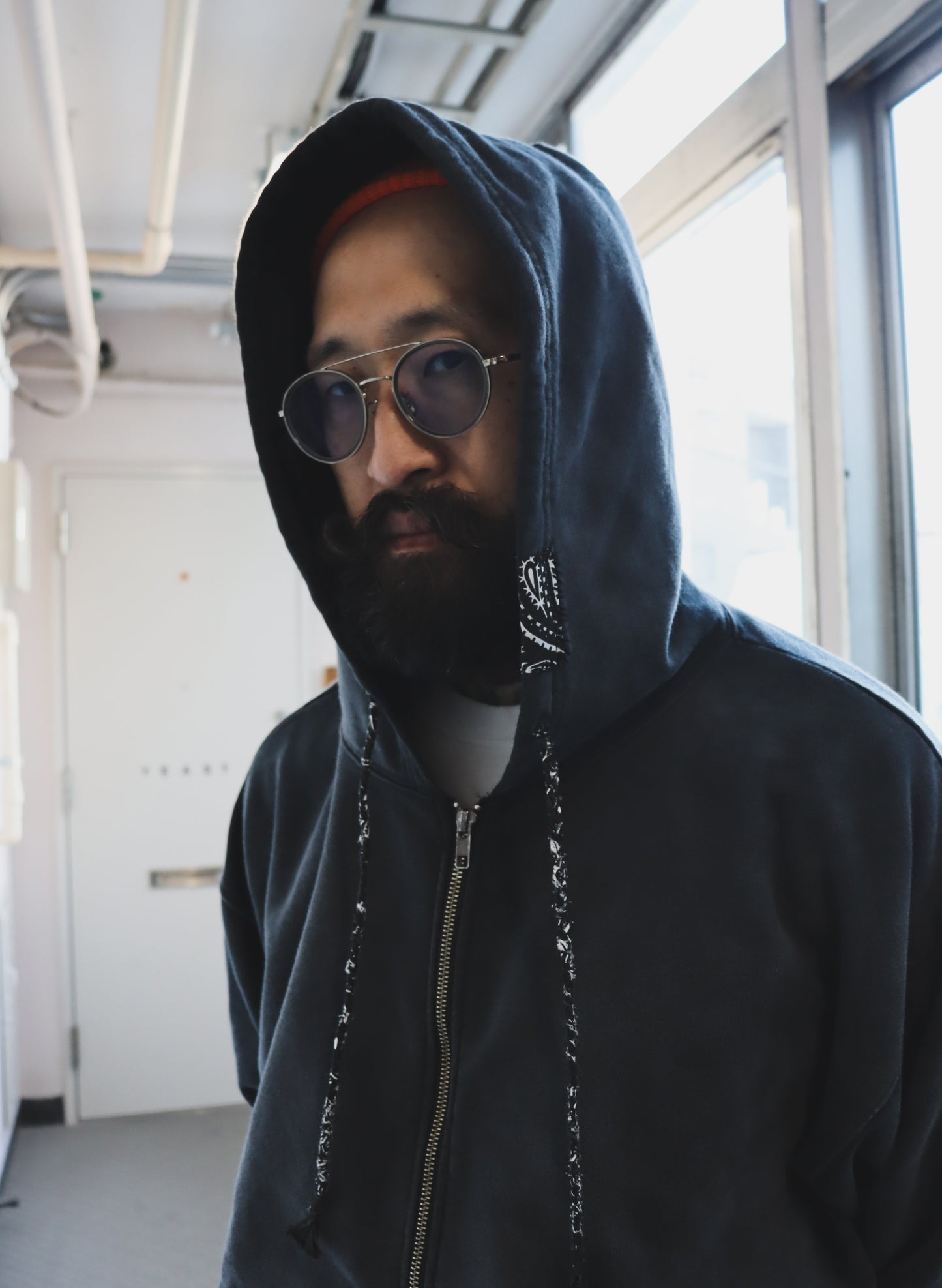 WOODBLOCK BANDANA PATCHED SUN FADE ZIP UP SWEAT HOODIE BLACK(WB-24AW-010)