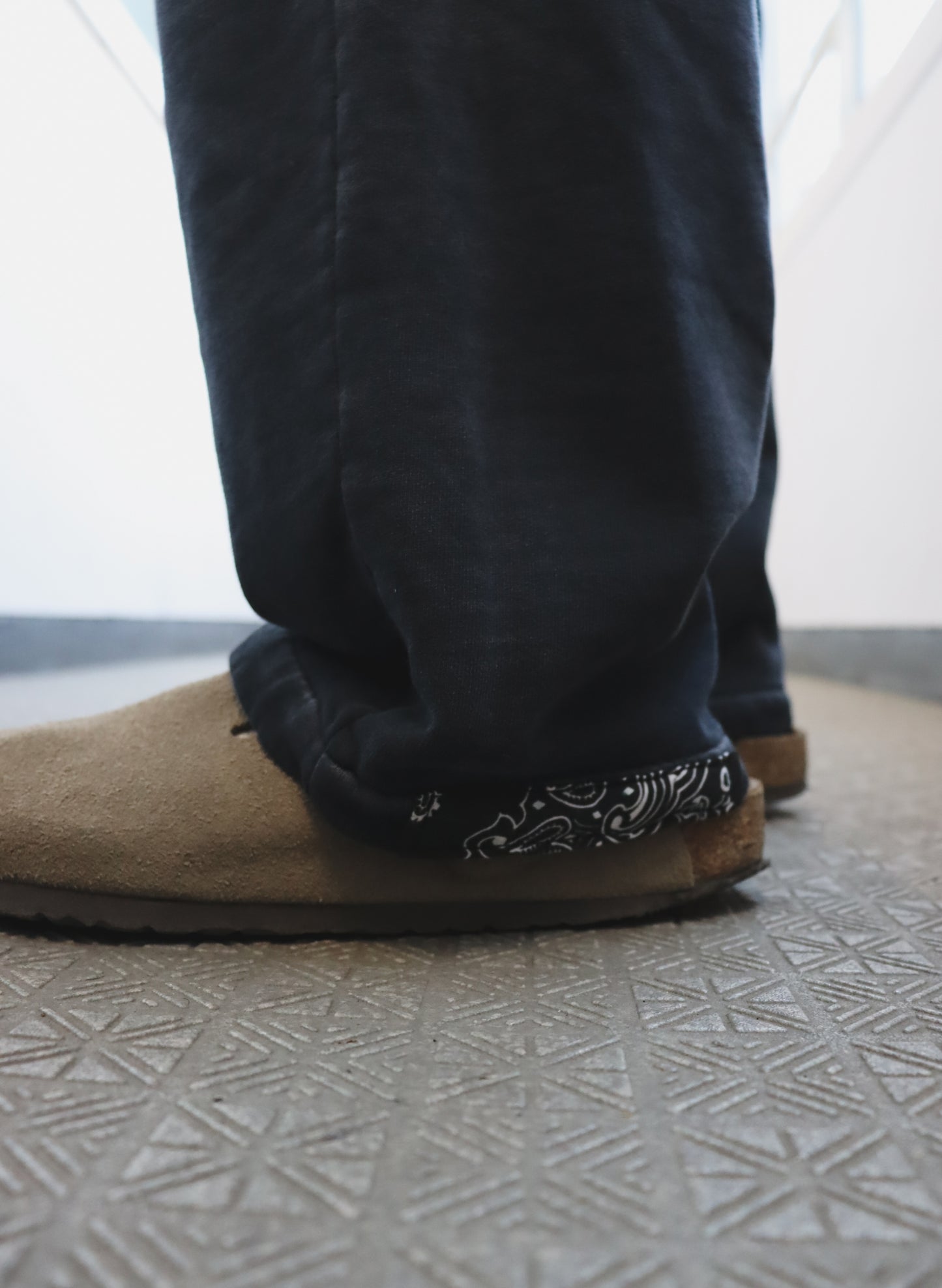 WOODBLOCK BANDANA PATCHED SUN FADE SWEAT PANT BLACK (WB-24AW-011)