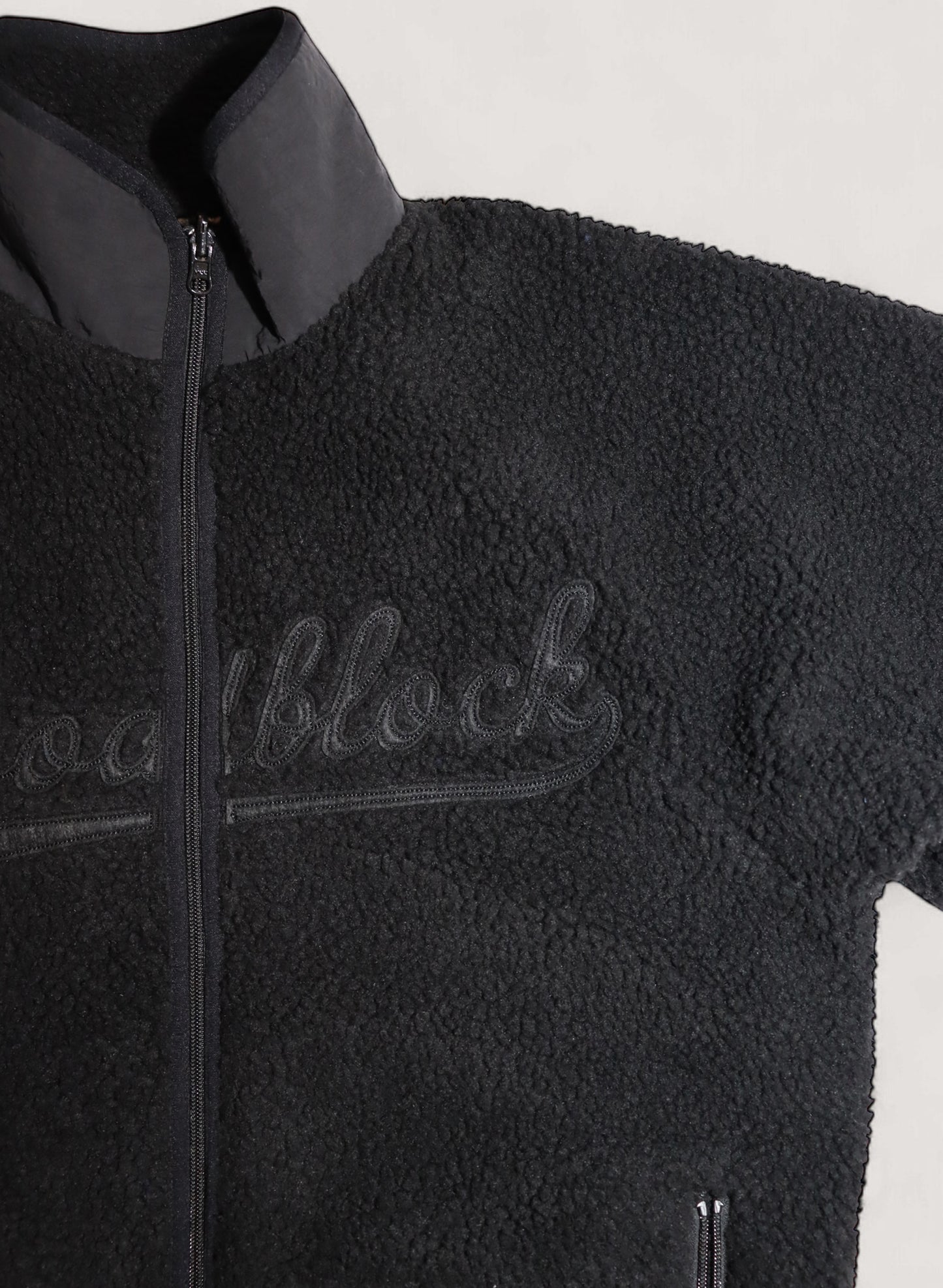WOODBLOCK SCRIPT LOGO FELT PATCHED FLEECE JACKET BLACK (WB-24AW-016)