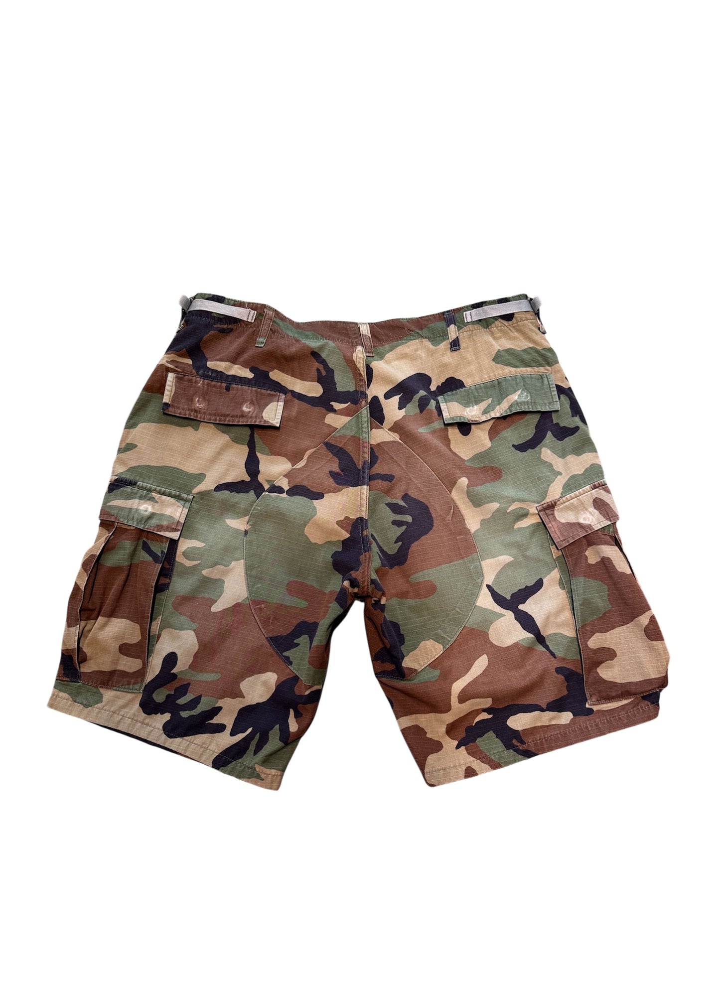 (SUP-292) US ARMY RIPSTOP WOODLAND CAMO SHORTS - LARGE