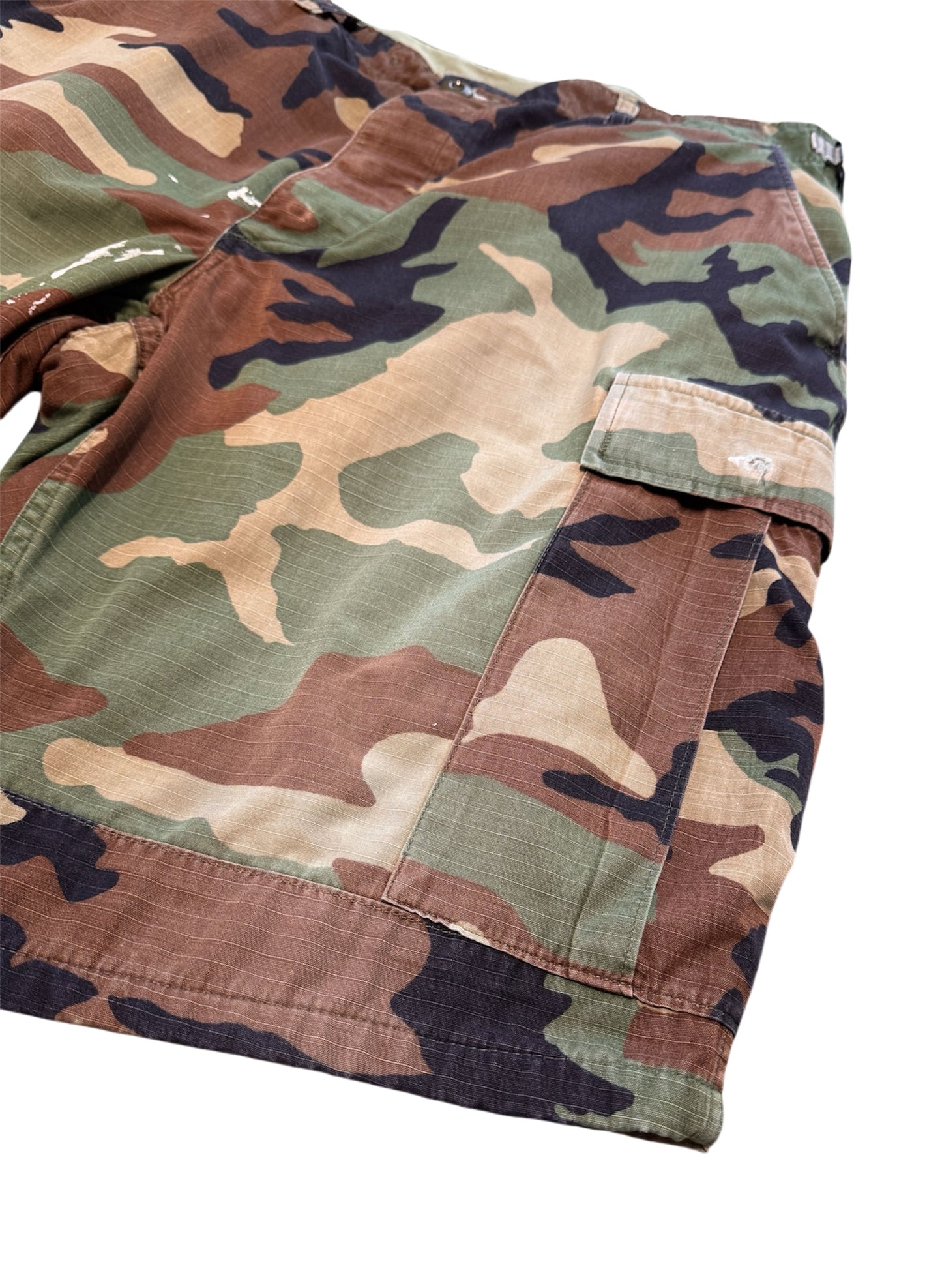 (SUP-292) US ARMY RIPSTOP WOODLAND CAMO SHORTS - LARGE