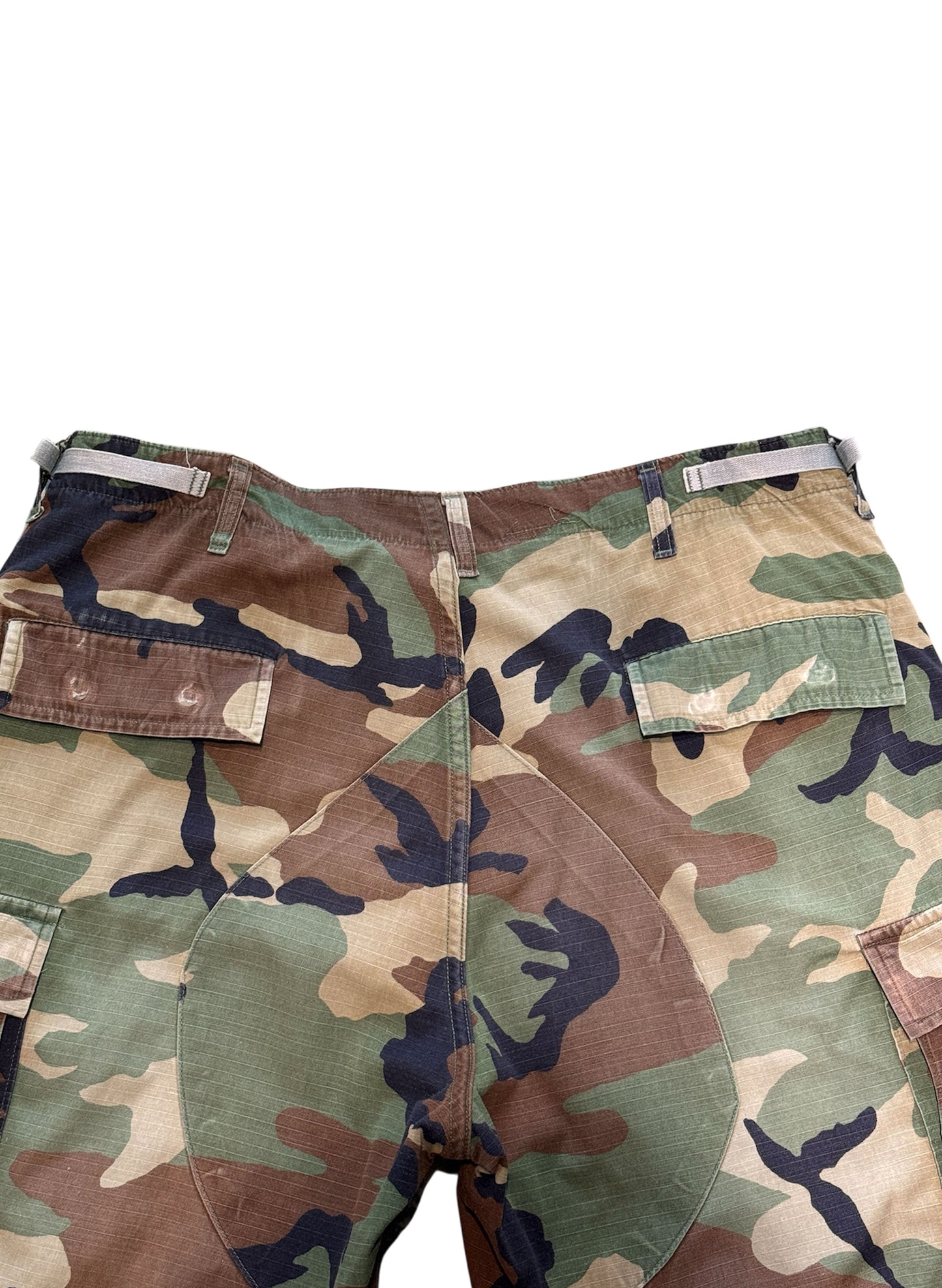 (SUP-292) US ARMY RIPSTOP WOODLAND CAMO SHORTS - LARGE
