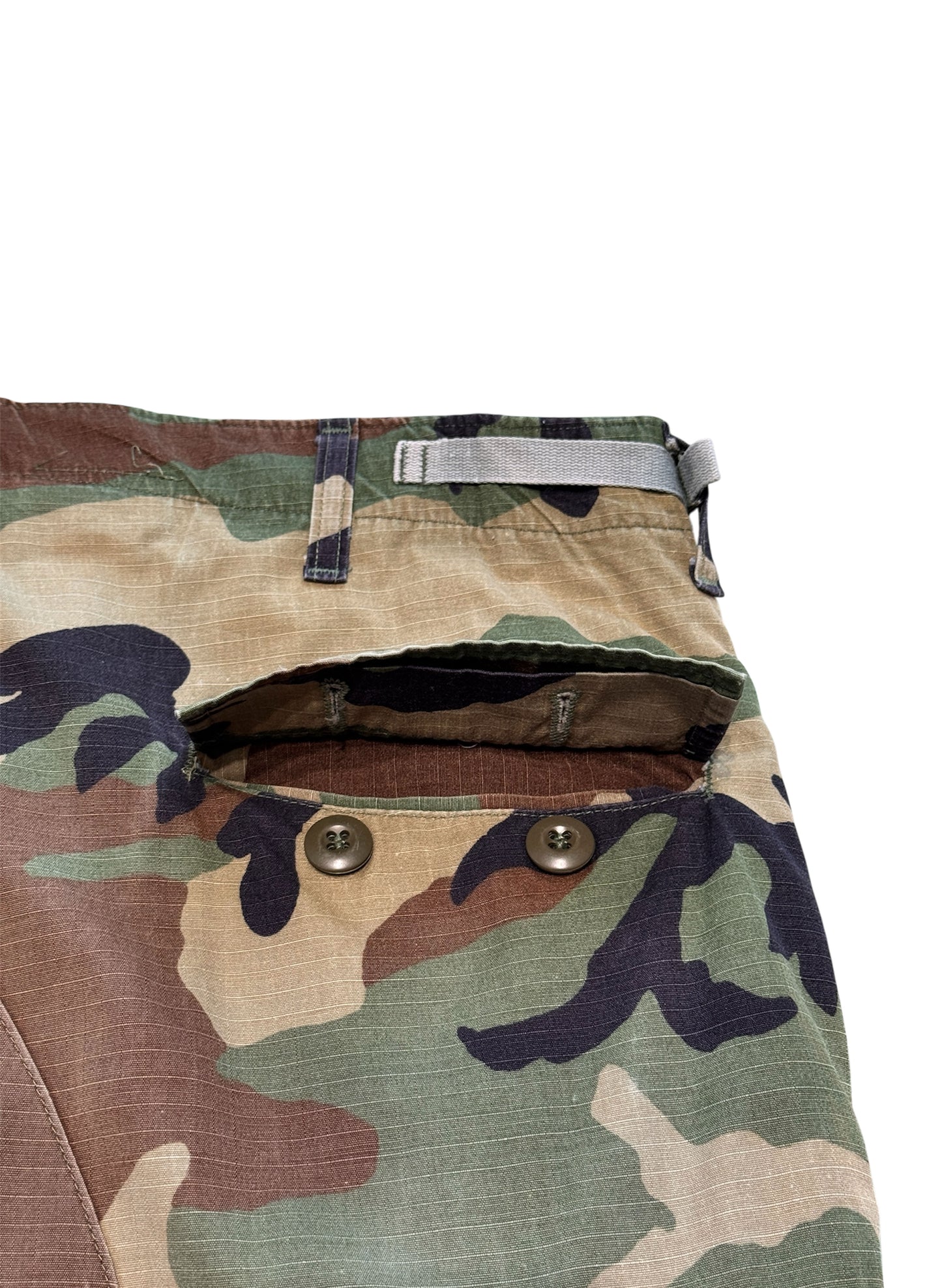 (SUP-292) US ARMY RIPSTOP WOODLAND CAMO SHORTS - LARGE