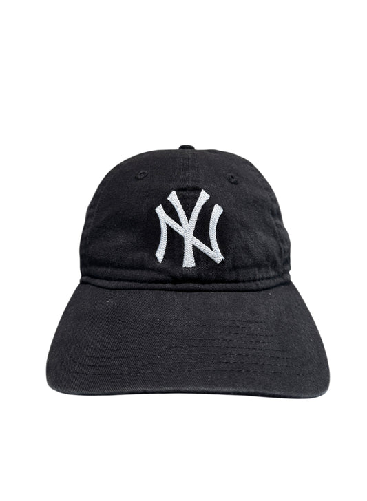 (SUP-626) NEW ERA NEW YORK YANKEES "CHAIN STITCH" LOGO CAP - BLACK