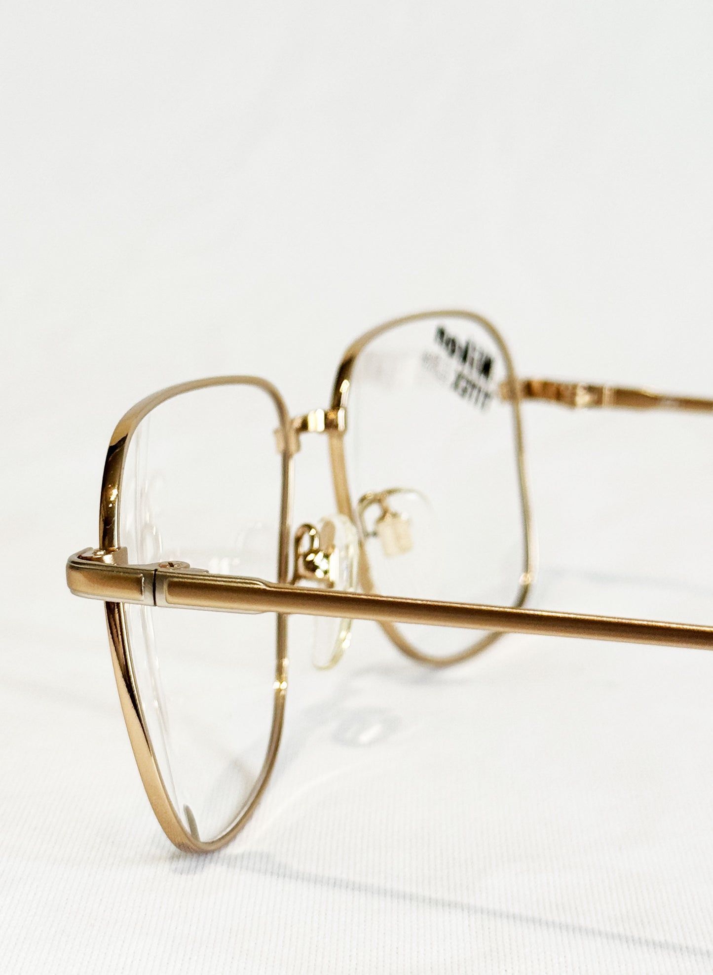 (SUP-415) 90s DEADSTOCK GOLD FRAME GLASSES Nikon TITEX Lite Ti-p