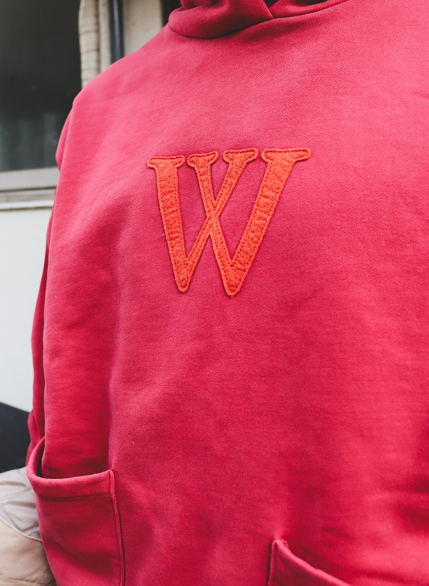 WOODBLOCK W FELT PATCHED PIGMENT SWEAT HOODIE RED (WB-23AW-036)