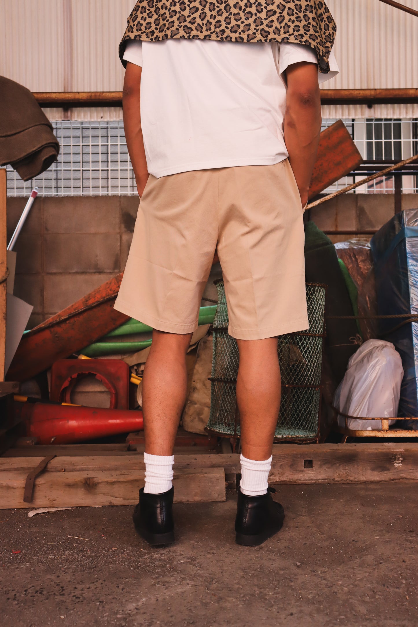WOODBLOCK 2TUCK CHINO SHORT PANT KHAKI (WB-26SS-017)