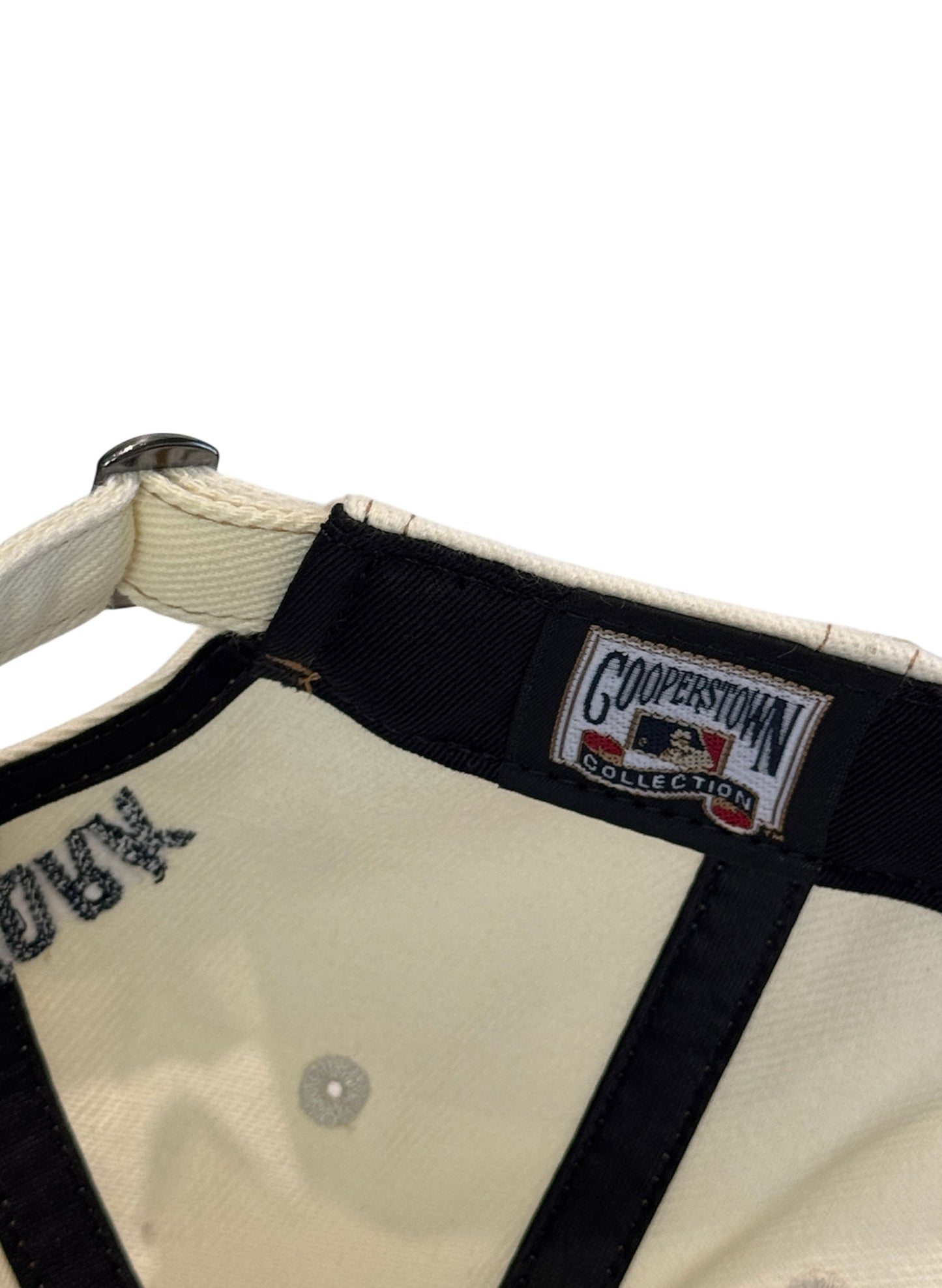 (SUP-465) MoMA x NEWERA YANKEES RETRO CROWN CAP 9FIFTY