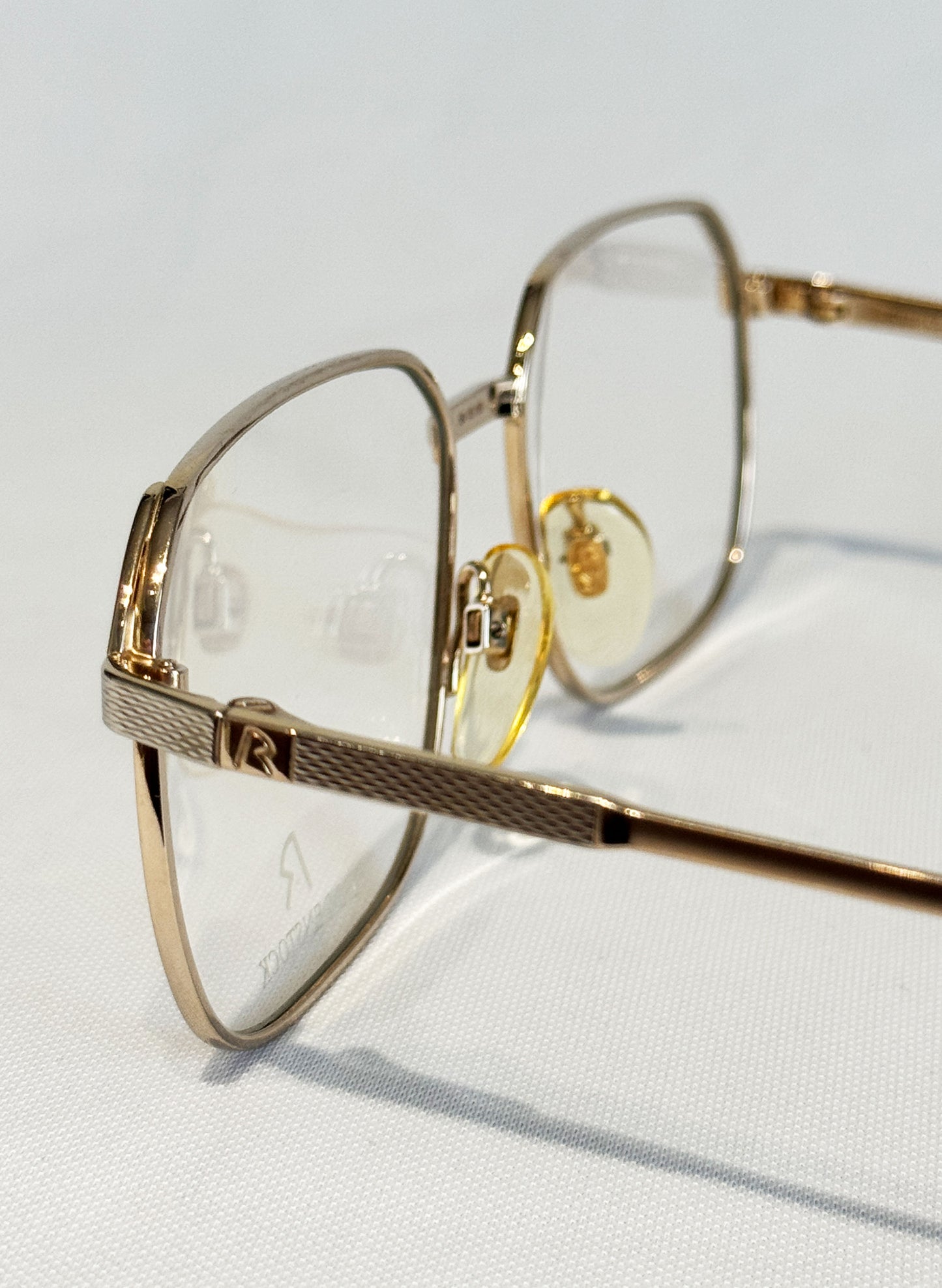 (SUP-418) 90s VINTAGE GOLD FRAME GLASSES RODENSTOCK TITANIUM