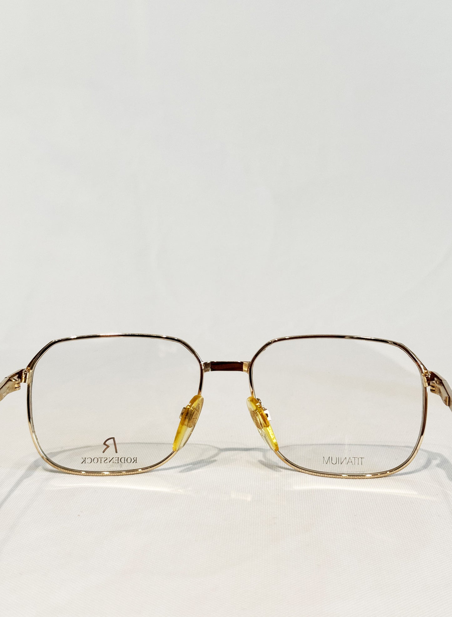 (SUP-418) 90s VINTAGE GOLD FRAME GLASSES RODENSTOCK TITANIUM