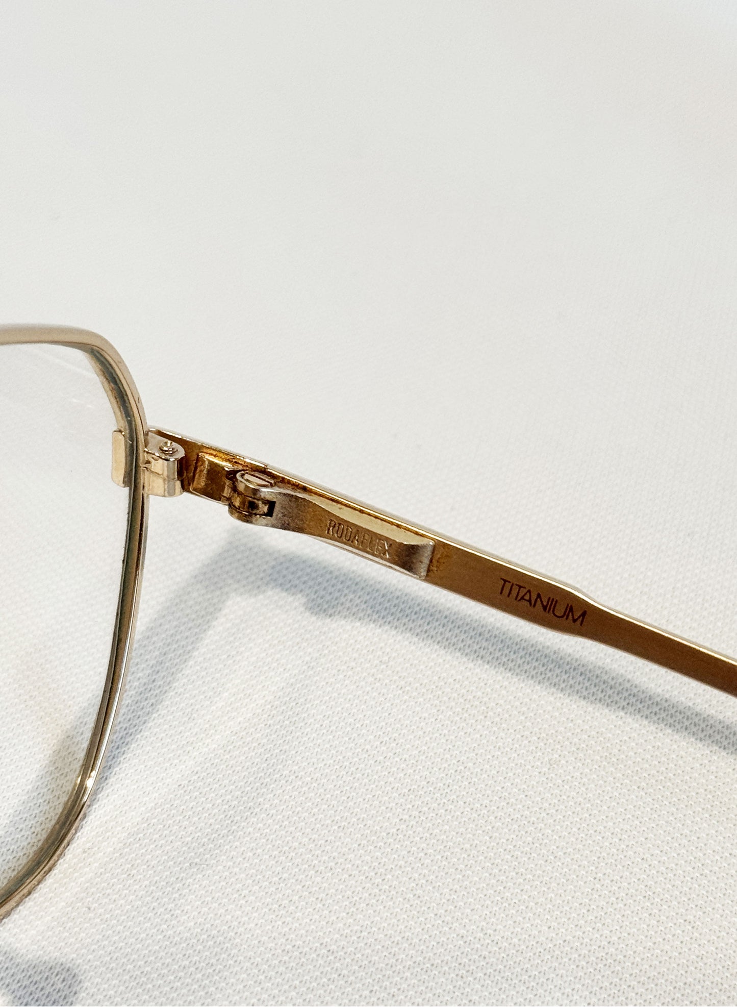 (SUP-418) 90s VINTAGE GOLD FRAME GLASSES RODENSTOCK TITANIUM