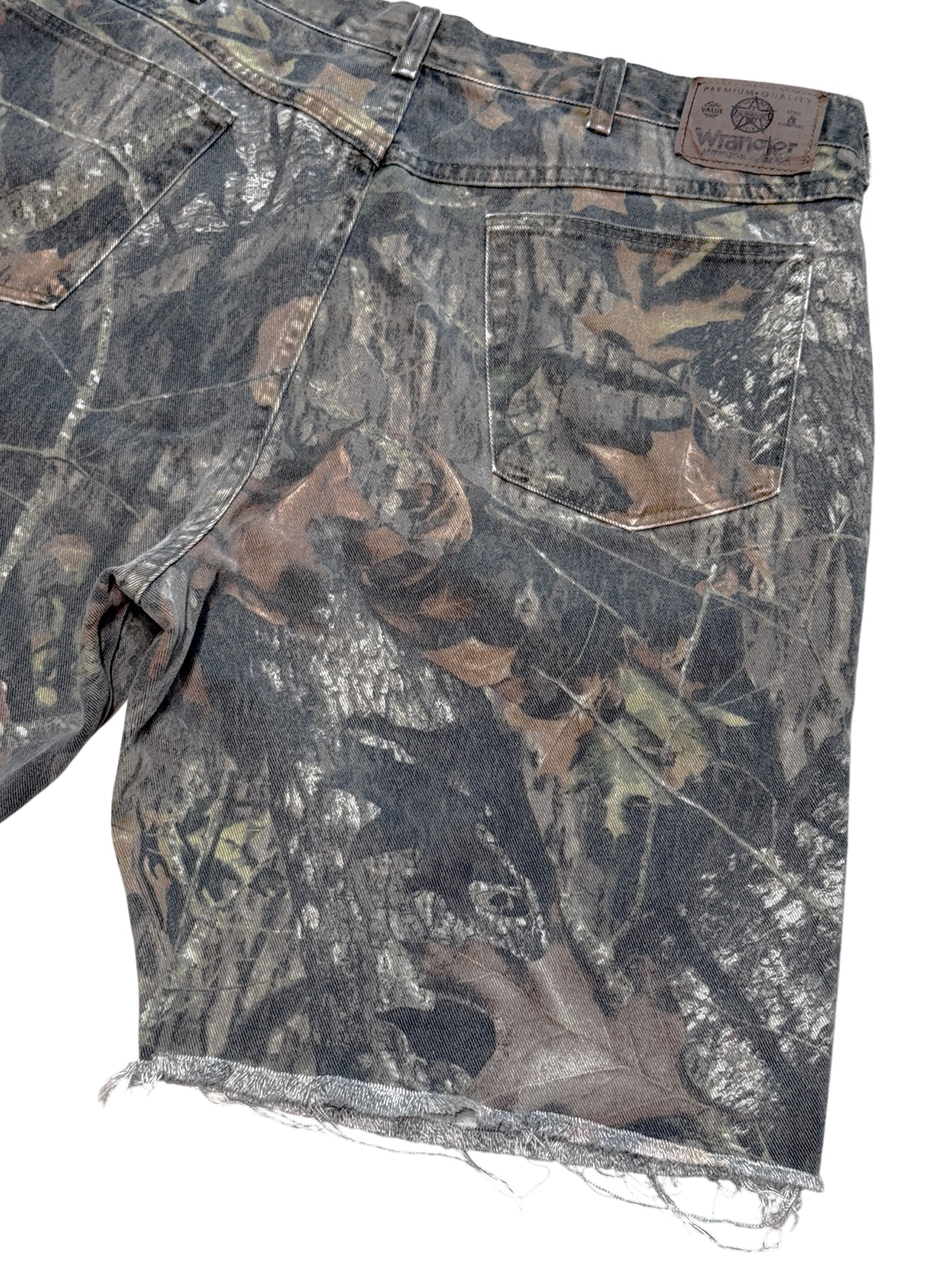 (SUP-754) Wrangler REAL TREE CAMO "CUT OFF" SHORTS