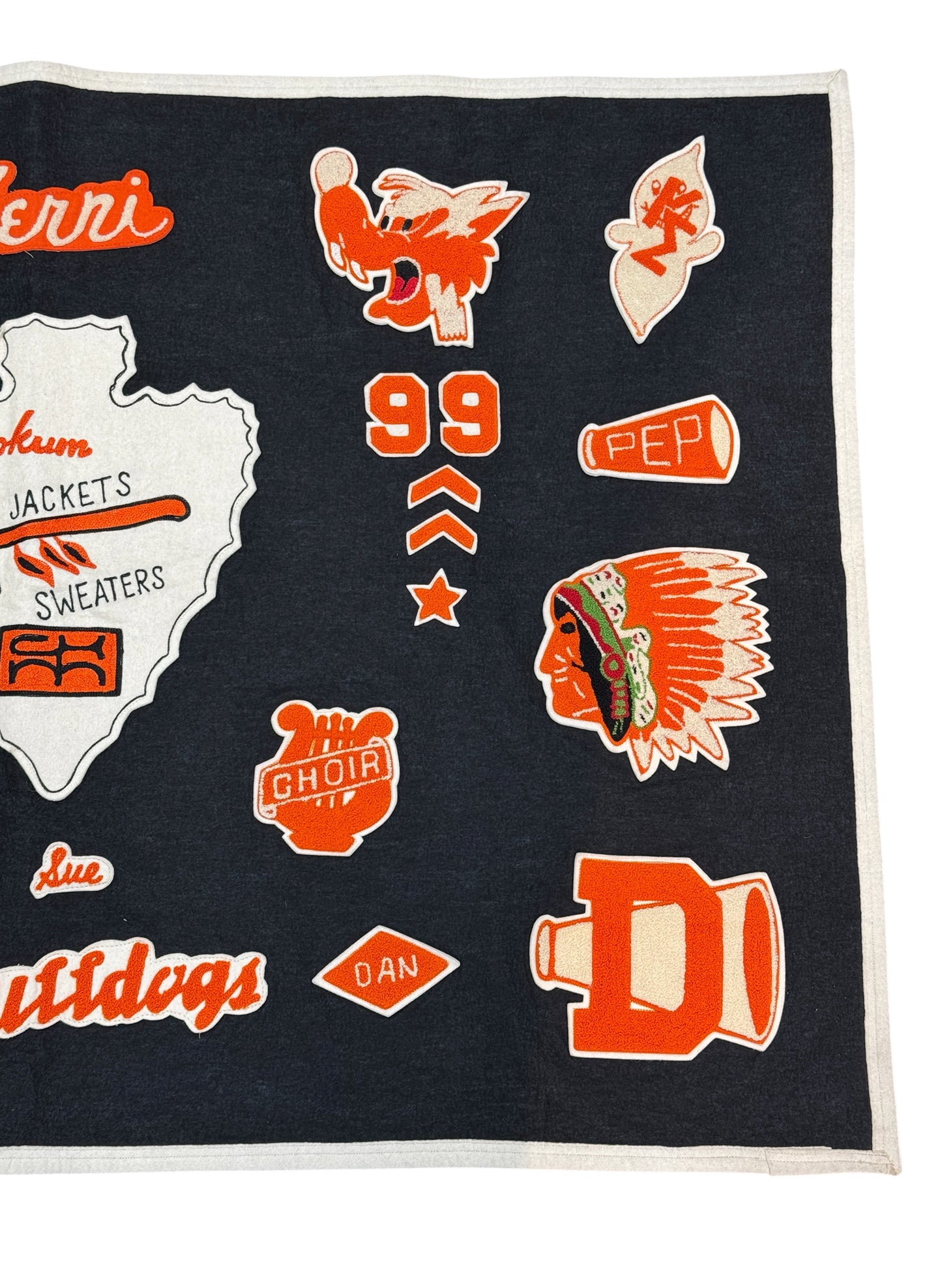 (UD-244) SKOOKUM DEADSTOCK VINTAGE PATCHED BANNER