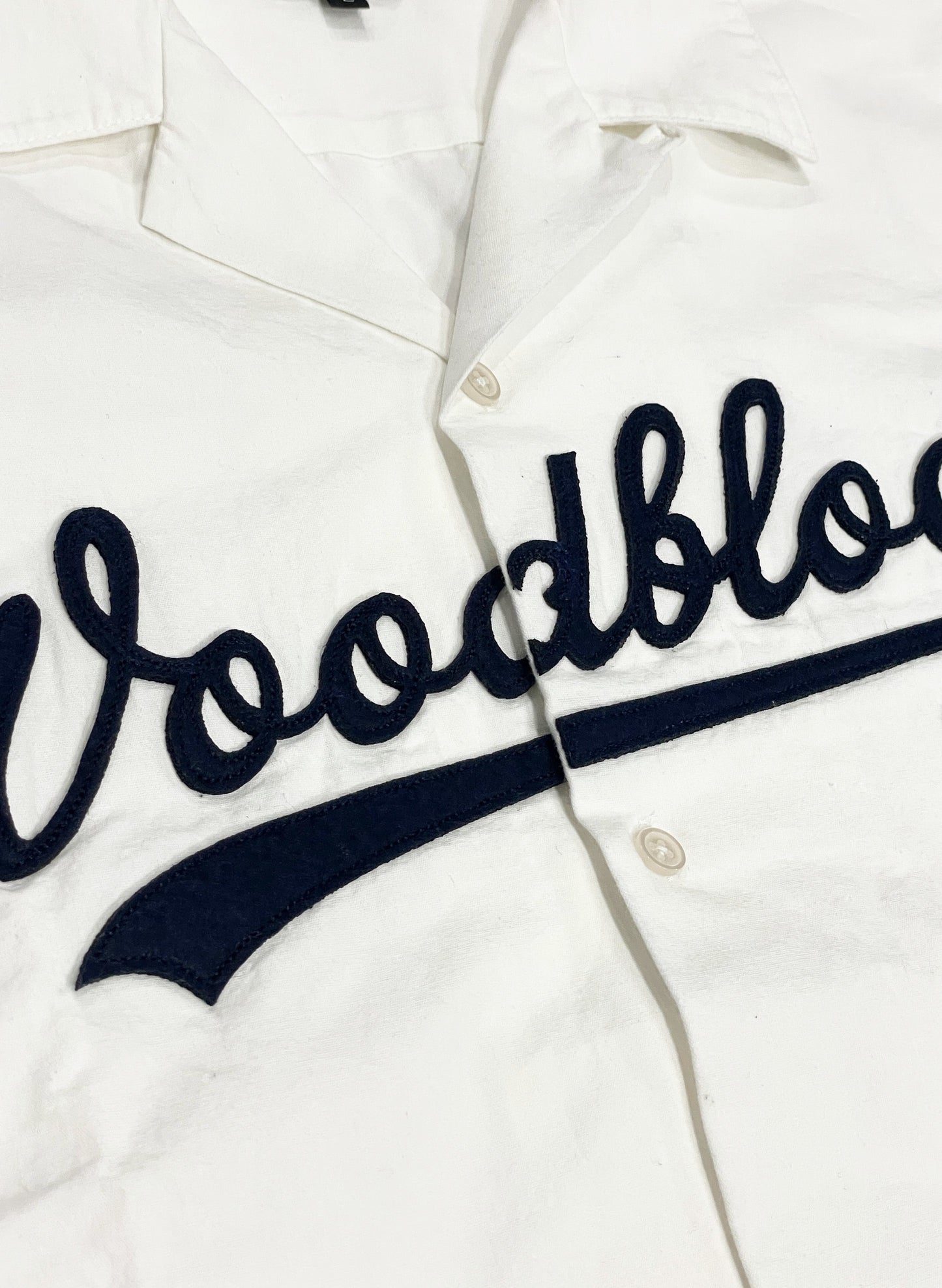 WOODBLOCK S/S OPEN COLLAR SHIRT WITH FELT PATCHES OFF WHITE(23SS-016)