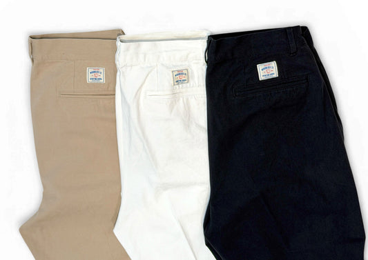 WOODBLOCK 2TUCK CHINO TROUSER.