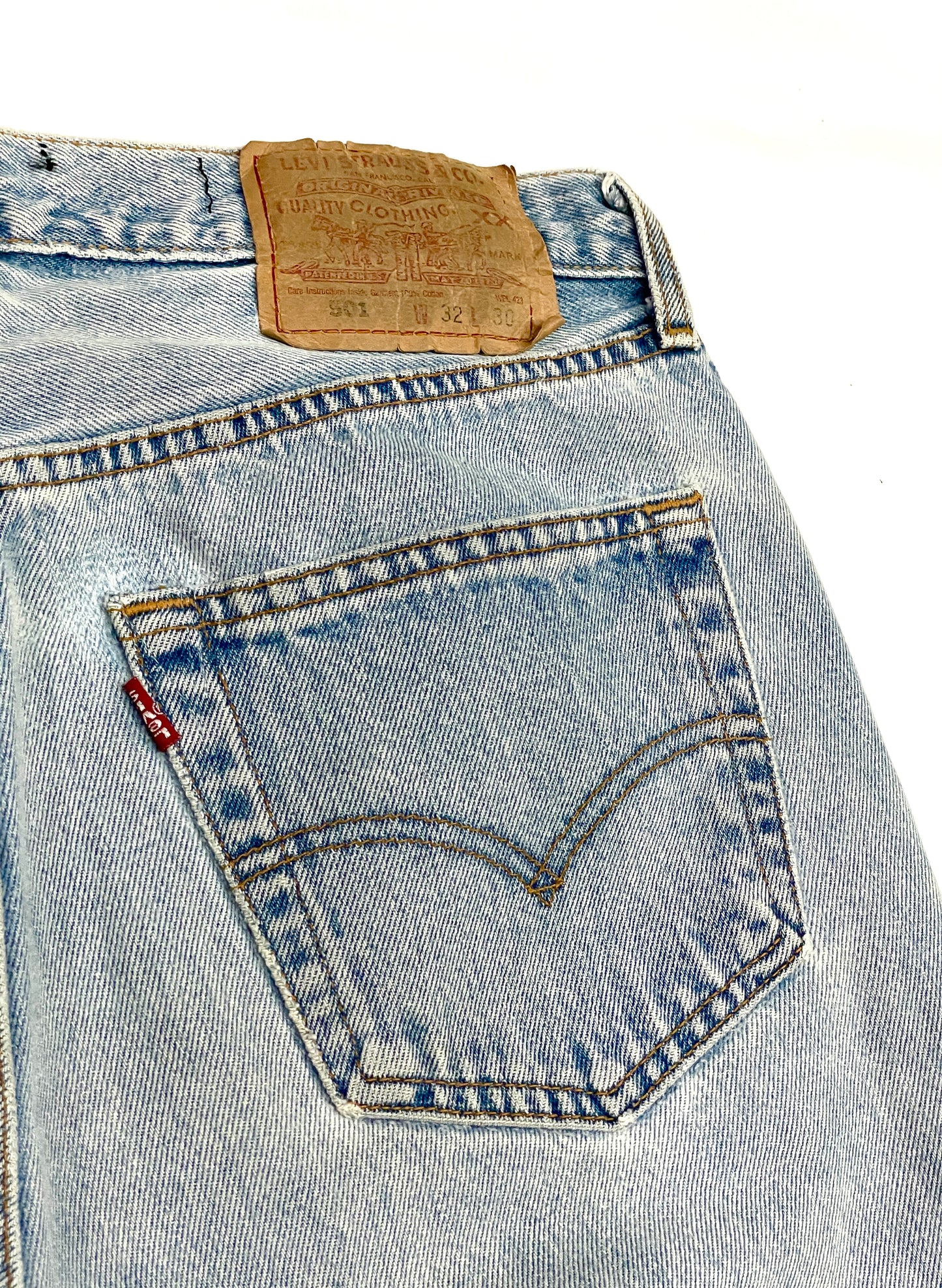 (UD-031) LEVI'S VINTAGE DENIM SHORTS 501 (W32)