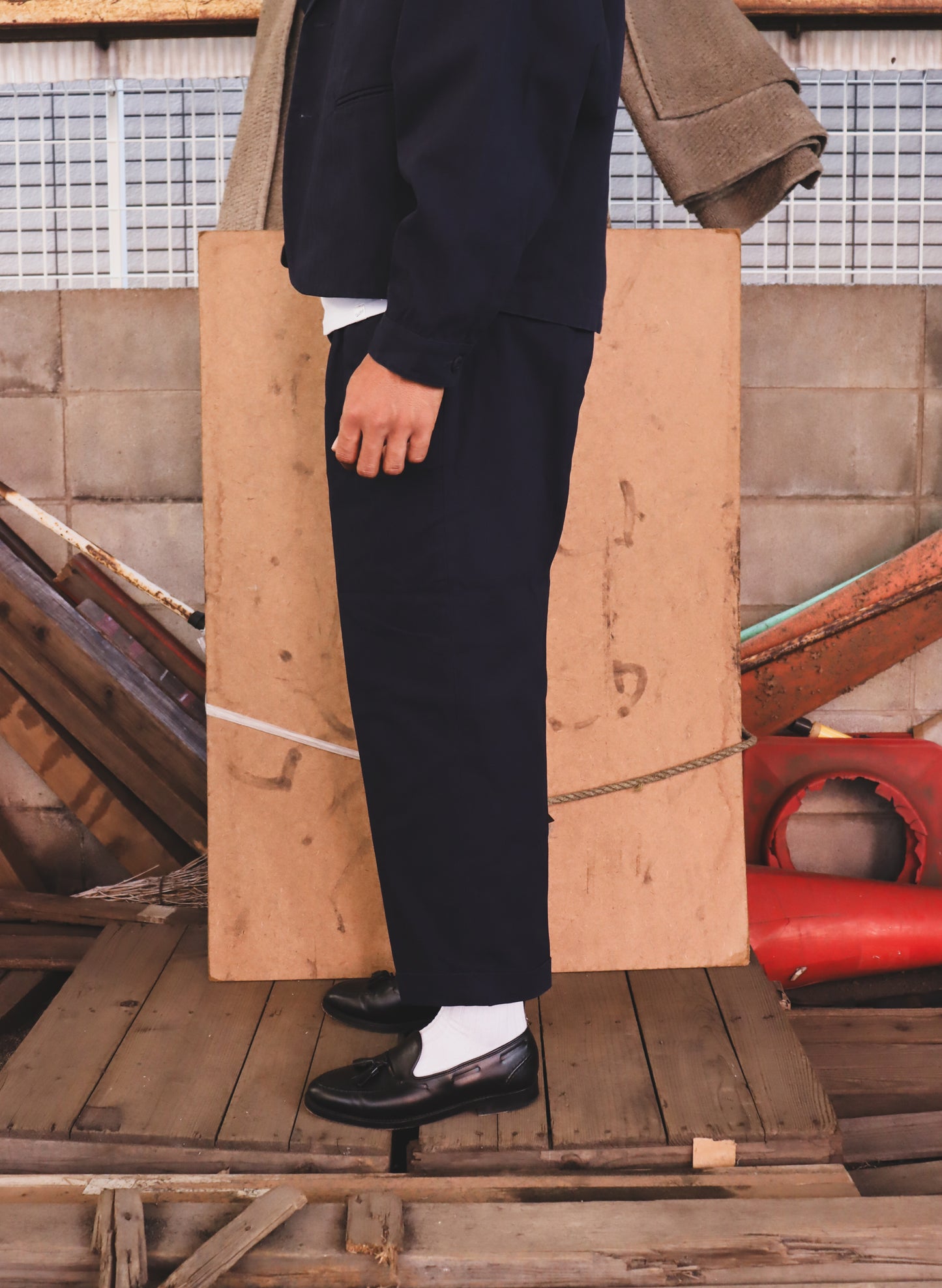 WOODBLOCK２TUCK HERRINGBONE TROUSER NAVY (WB-25AW-005)