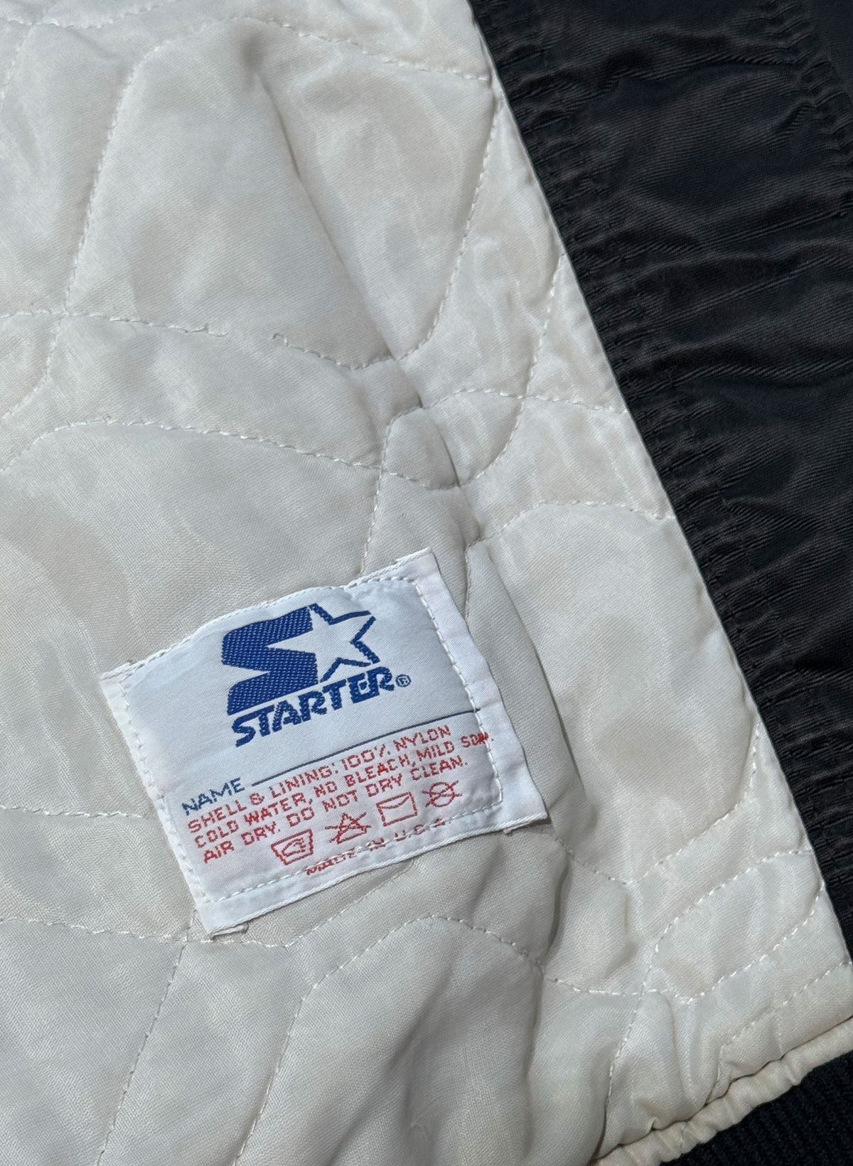 (SUP-855) STARTER NFL "LOS ANGELES" RAIDERS NYLON QUILTING STADIUM JACKET - L - MADE IN U.S.A.