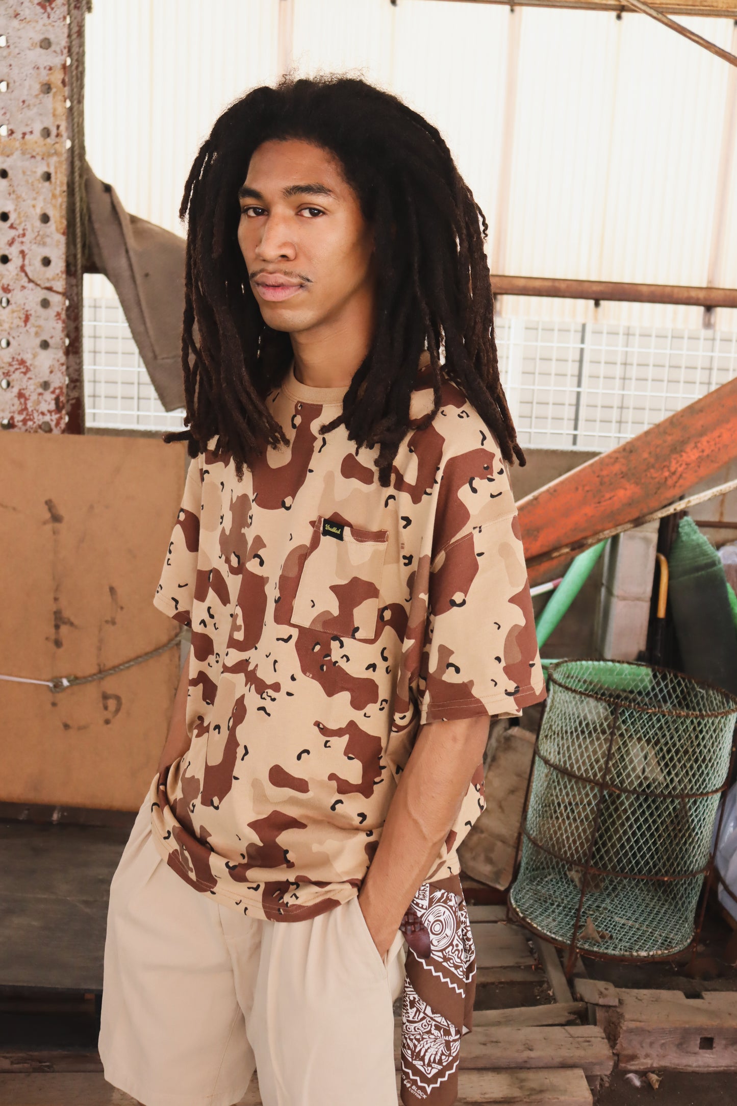 WOODBLOCK WIDE SILHOUETTE POCKET T-SHIRT CHOCOTIP CAMO (WB-26SS-025)
