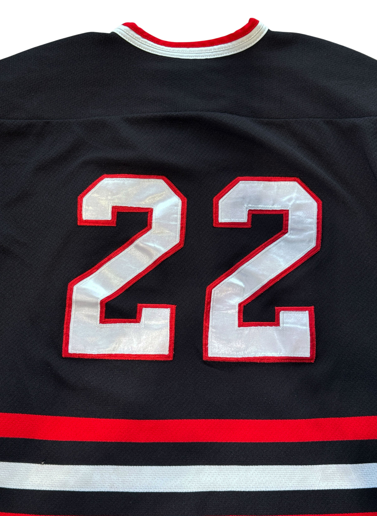 (SUP-792) NHL CHICAGO BLACKHAWKS MESH HOCKEY SHIRT "22" - L - MADE IN CANADA