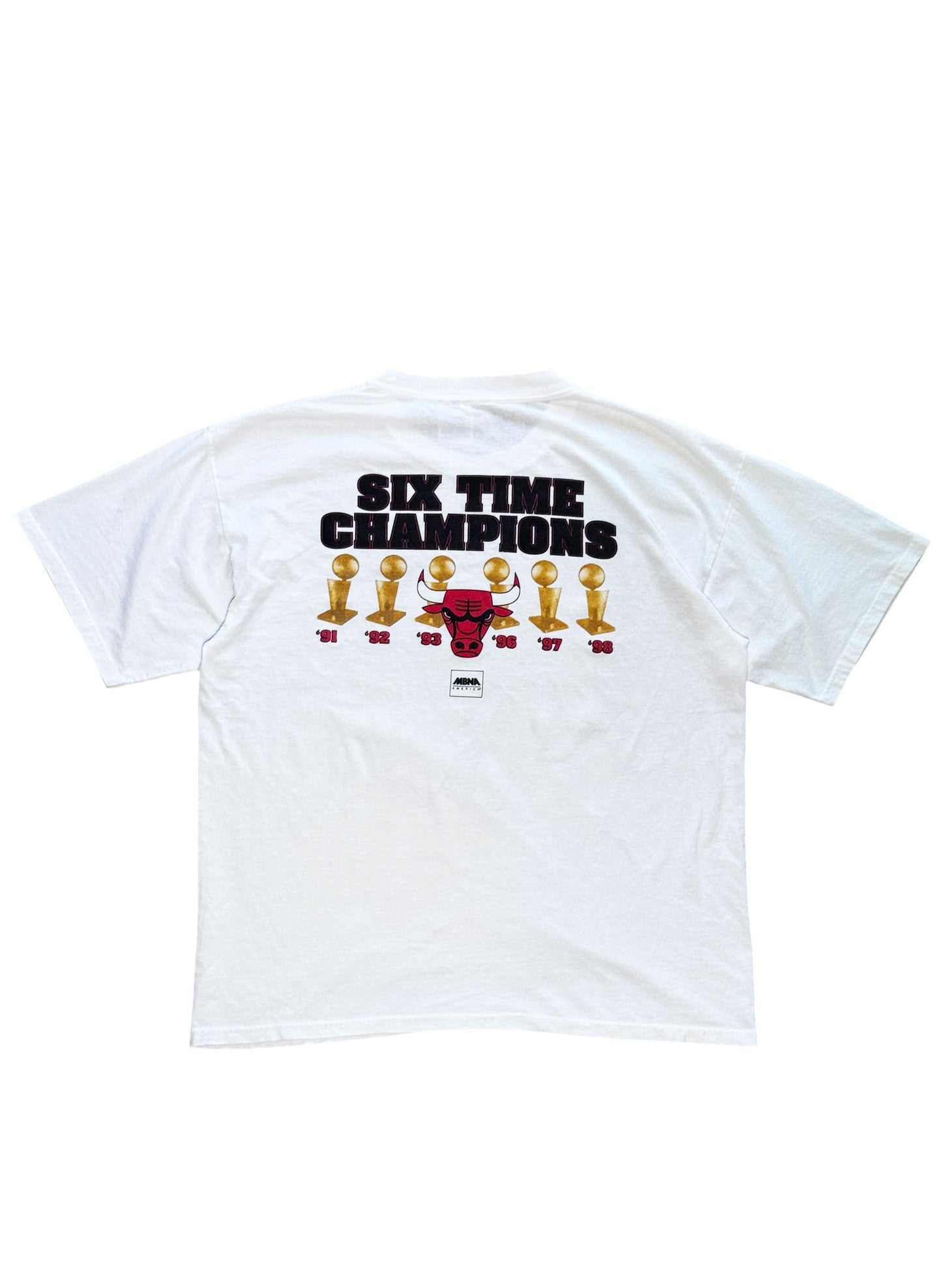 (SUP-776) NBA CHICAGO BULLS 6 TIME CHAMPIONS TEE "MBNA America" - XL