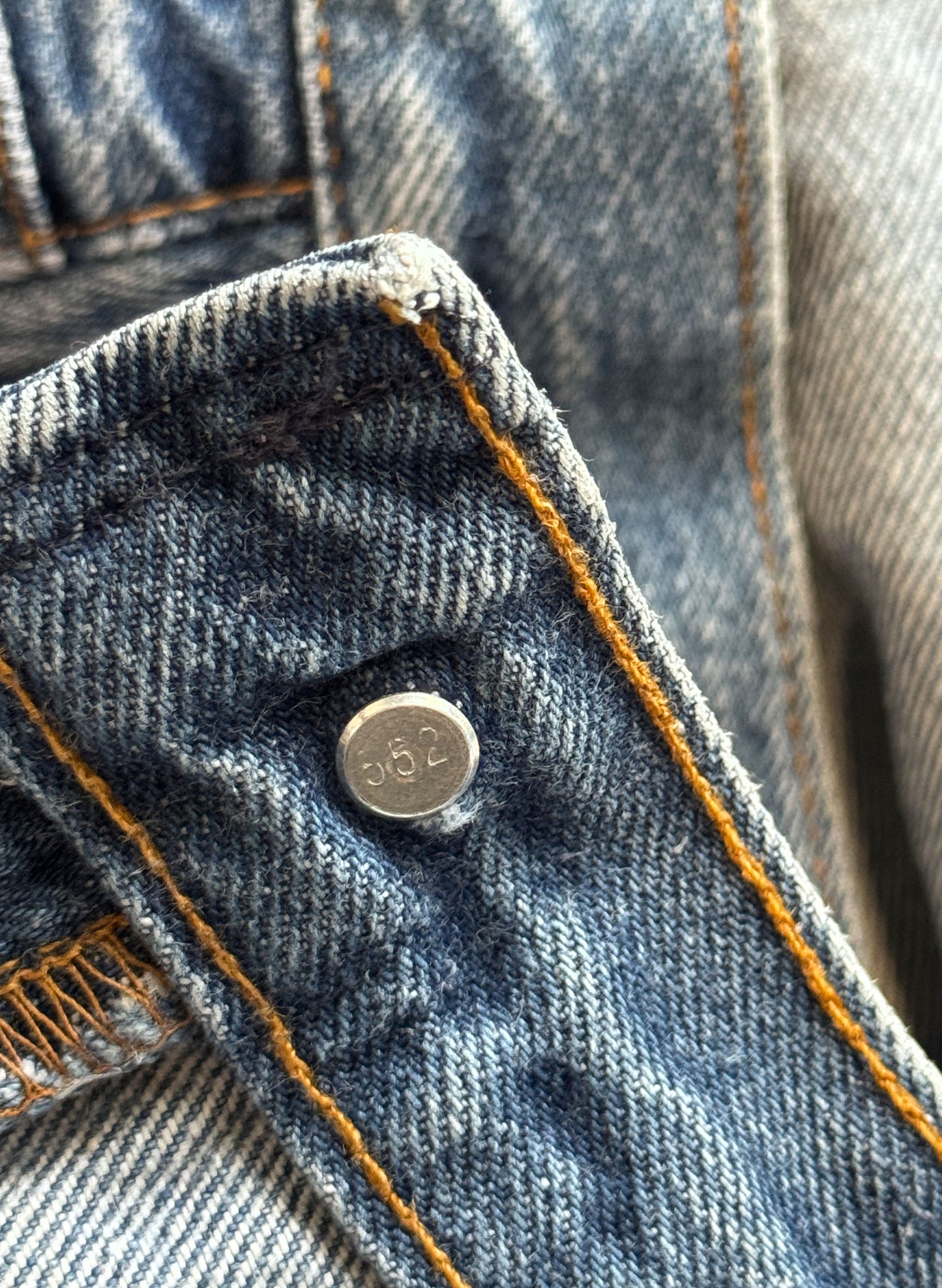 (SUP-604) LEVI'S 501 "Circle R"- MADE IN U.S.A.