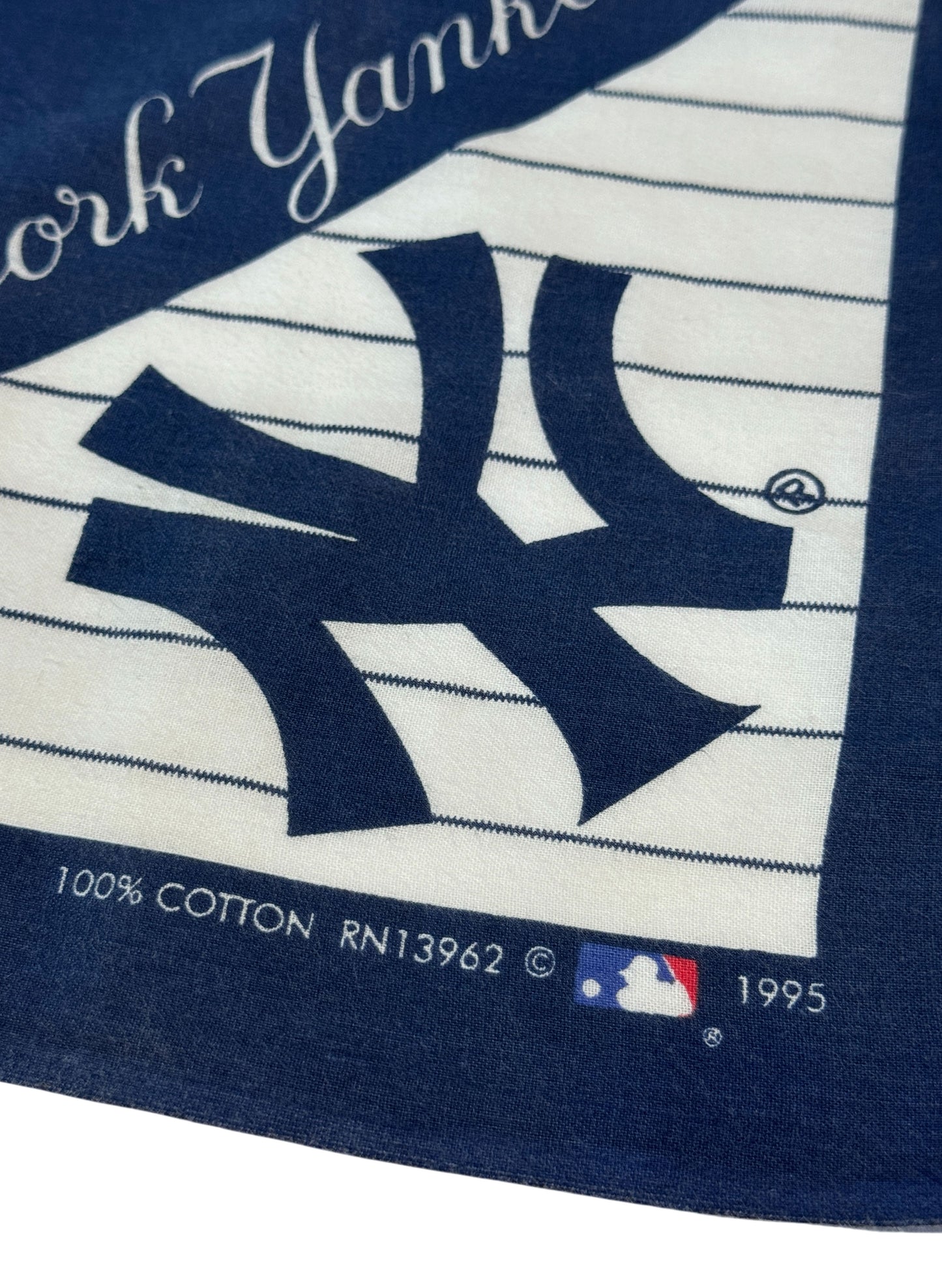(SUP-711) VINTAGE 1995 MLB NEW YORK YANKEES BANADANA
