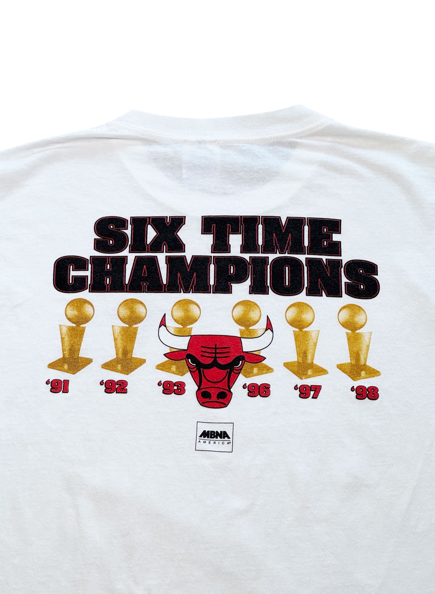 (SUP-776) NBA CHICAGO BULLS 6 TIME CHAMPIONS TEE "MBNA America" - XL