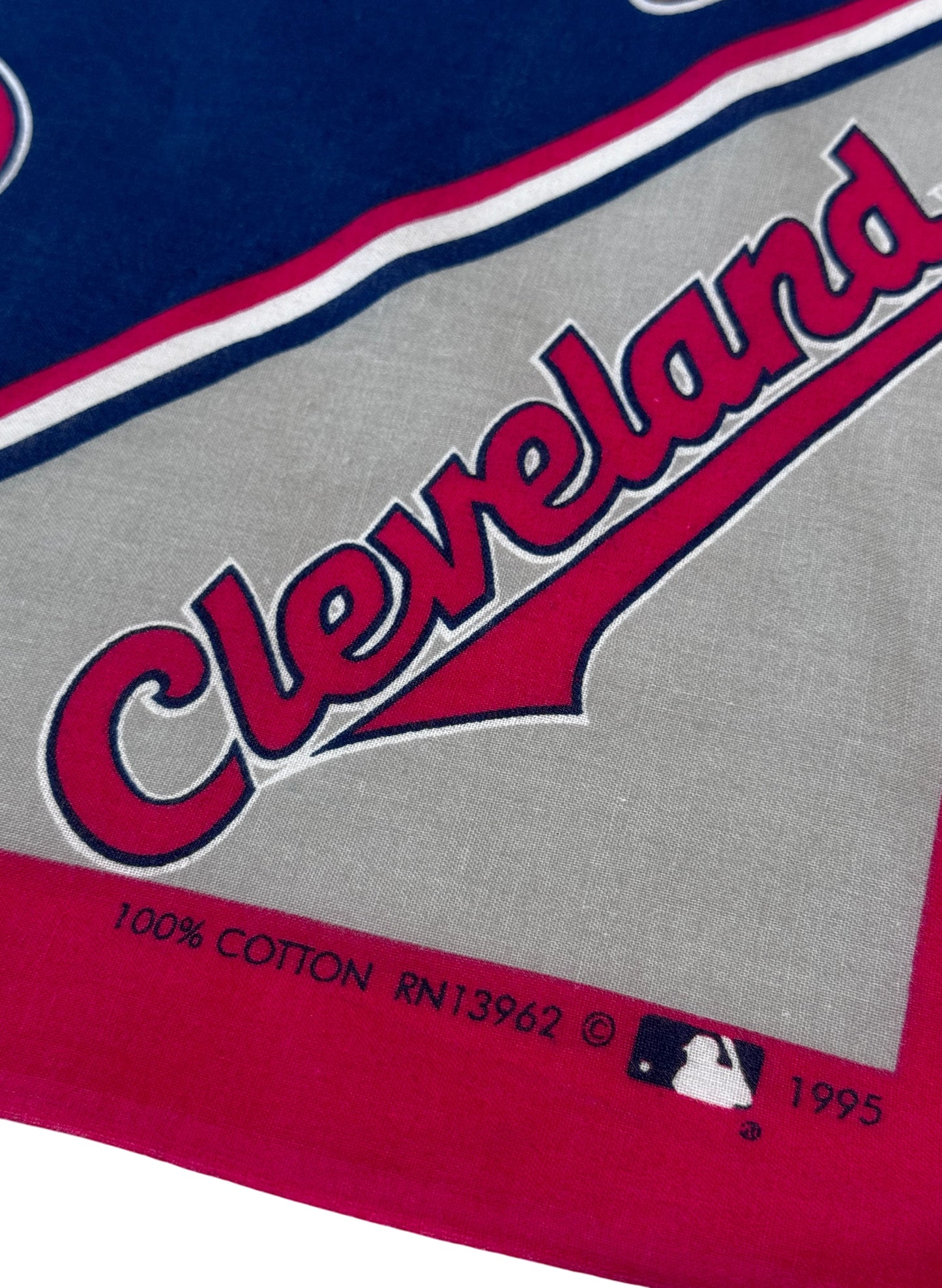 (SUP-712) VINTAGE 1995 MLB CLEVELAND INDIANS BANDANA