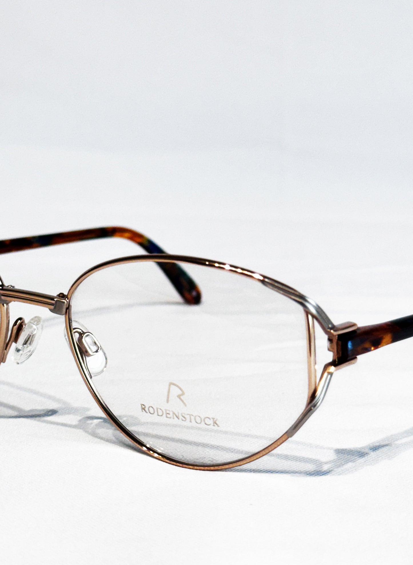 (SUP-768) 90s VINTAGE GOLD FRAME GLASSES - RODENSTOCK
