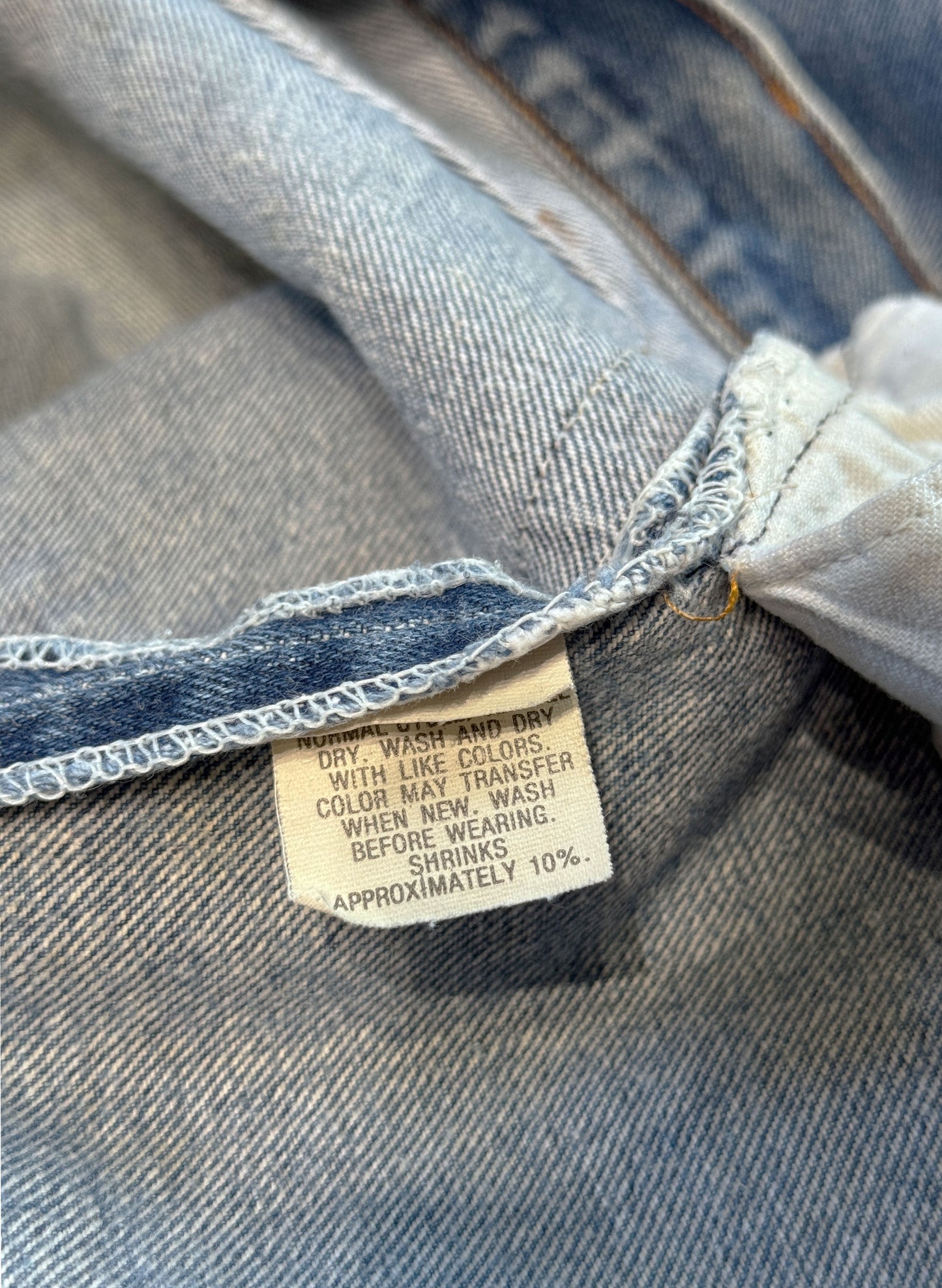 (SUP-642) 80s LEVI'S 501 "DAMAGE" DENIM - MADE IN U.S.A.