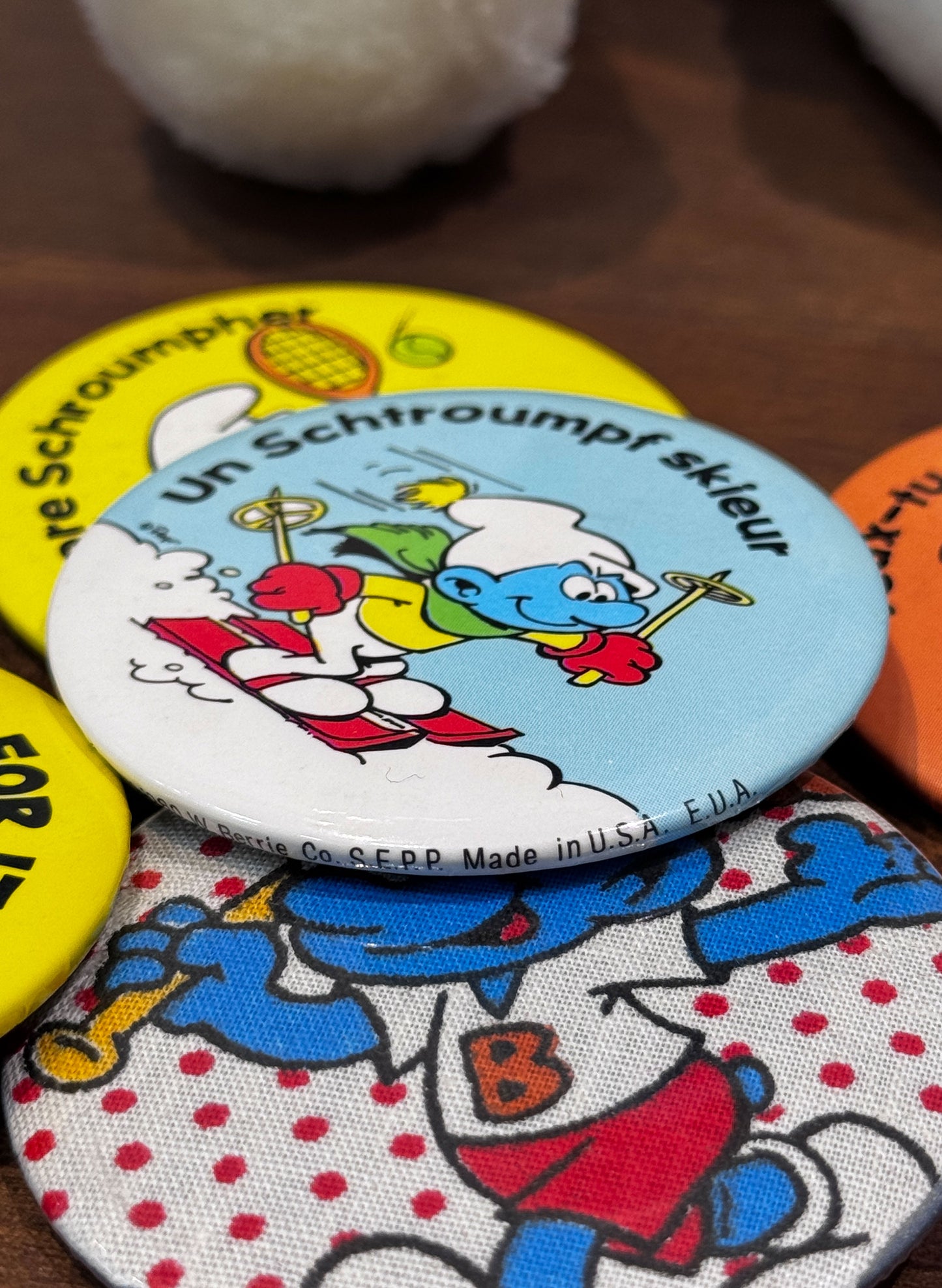 (SUP-749) "SMURFS" 80's Vintage Pinback Button Badge - 56mm