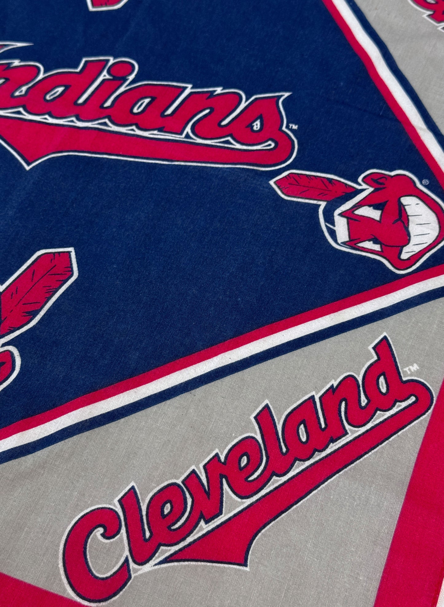 (SUP-712) VINTAGE 1995 MLB CLEVELAND INDIANS BANDANA