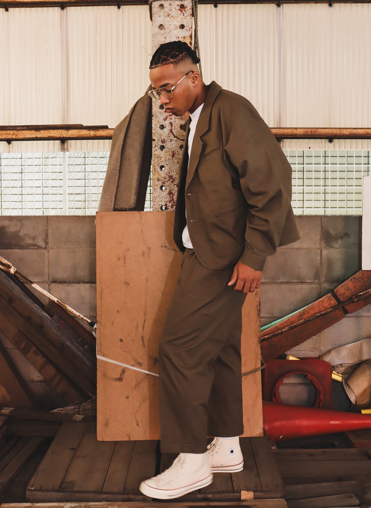 WOODBLOCK２TUCK HERRINGBONE TROUSER OLIVE (WB-25AW-005)