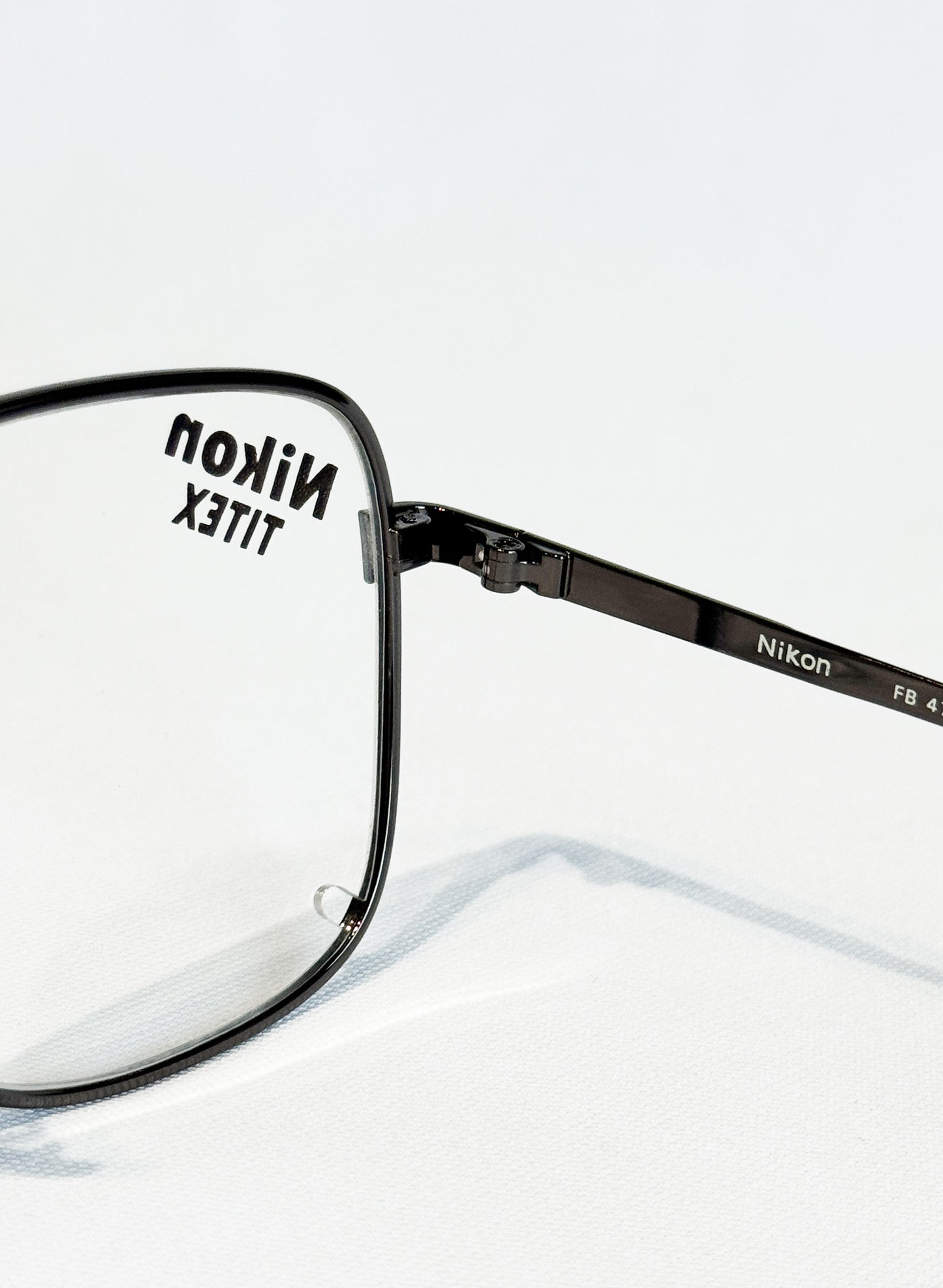 (SUP-541) 90s VINTAGE TITAN FRAME GLASSES - Nikon TITEX