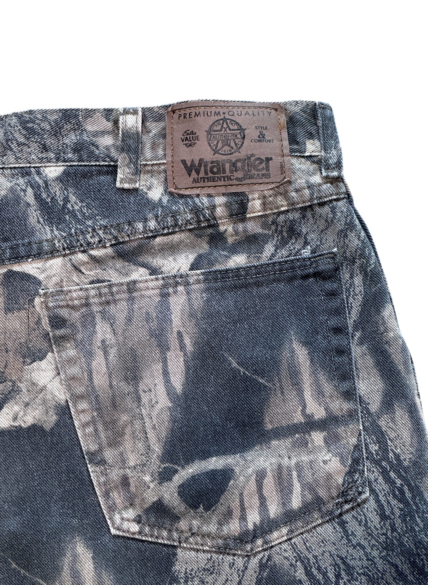 (SUP-757) Wrangler REAL TREE CAMO "CUT OFF" SHORTS