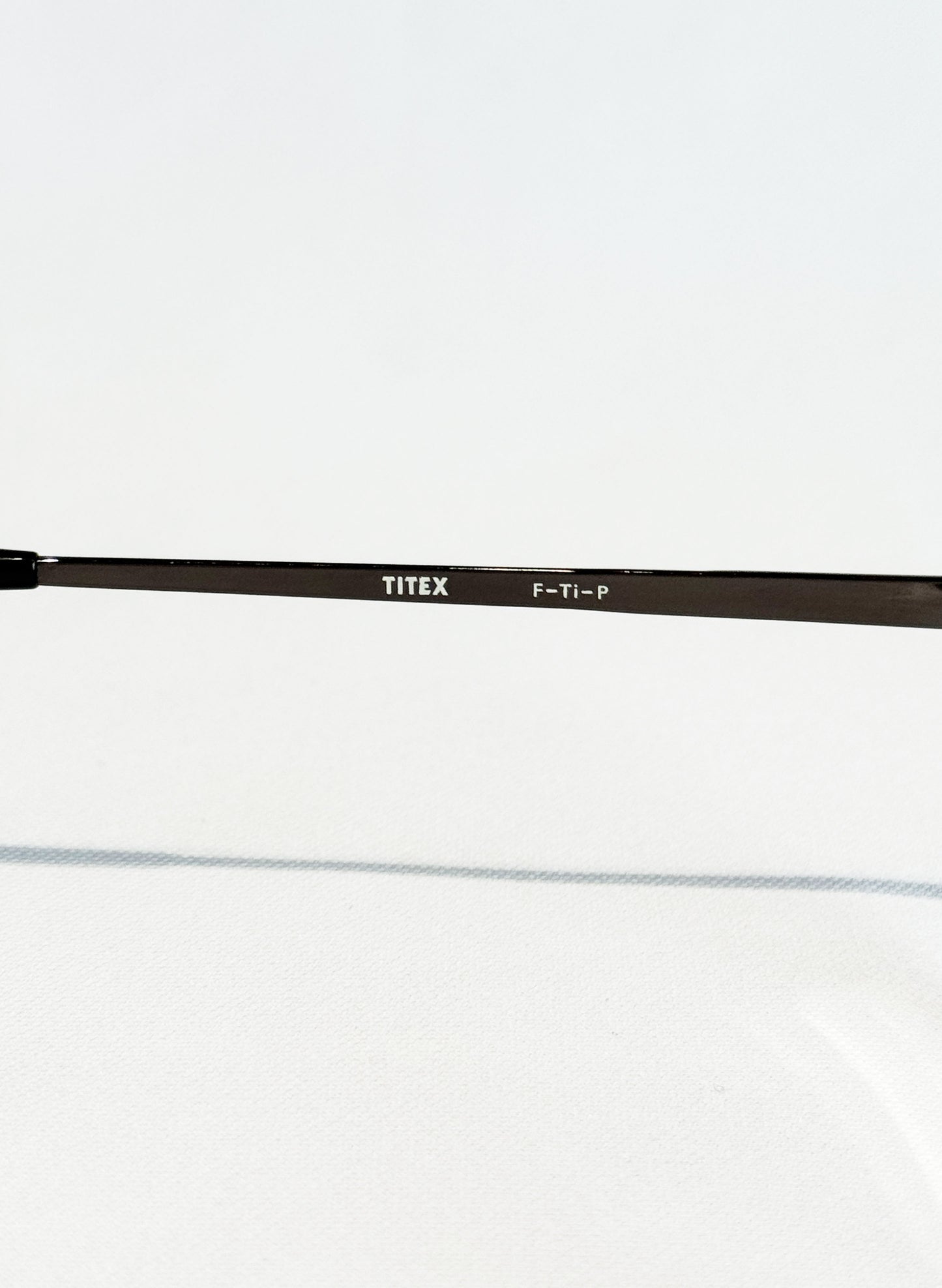 (SUP-541) 90s VINTAGE TITAN FRAME GLASSES - Nikon TITEX