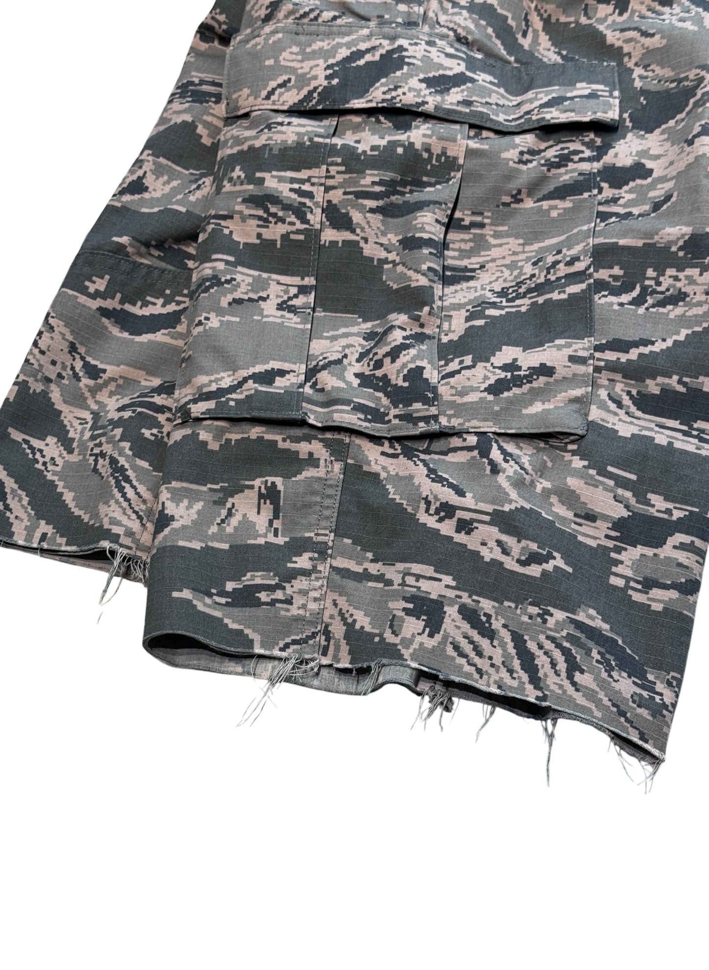 (SUP-585) U.S AIR FORCE DIGITAL CAMO "CUT OFF" CARGO SHORTS