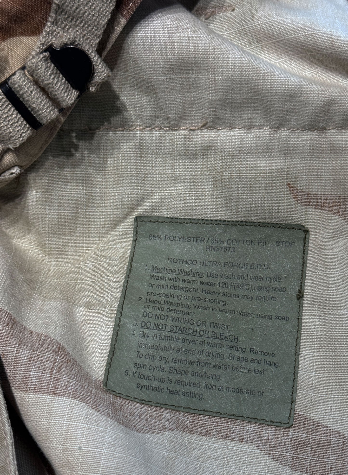 (SUP-586) U.S ARMY DESERT CAMO "CUT OFF" CARGO SHORTS