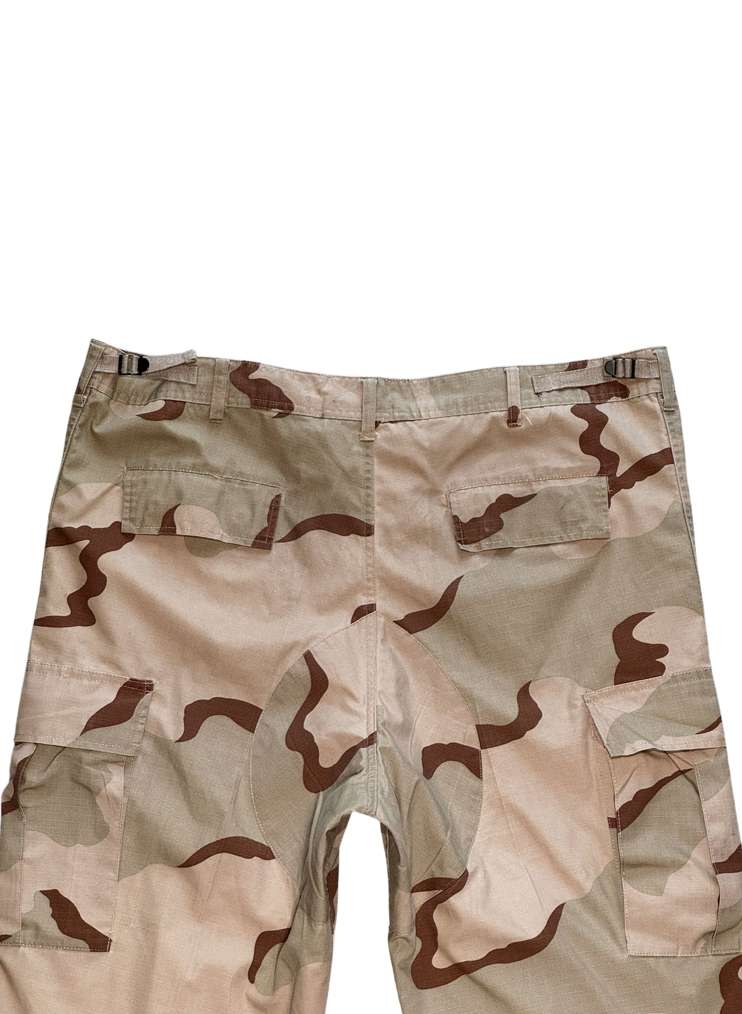 (SUP-586) U.S ARMY DESERT CAMO "CUT OFF" CARGO SHORTS