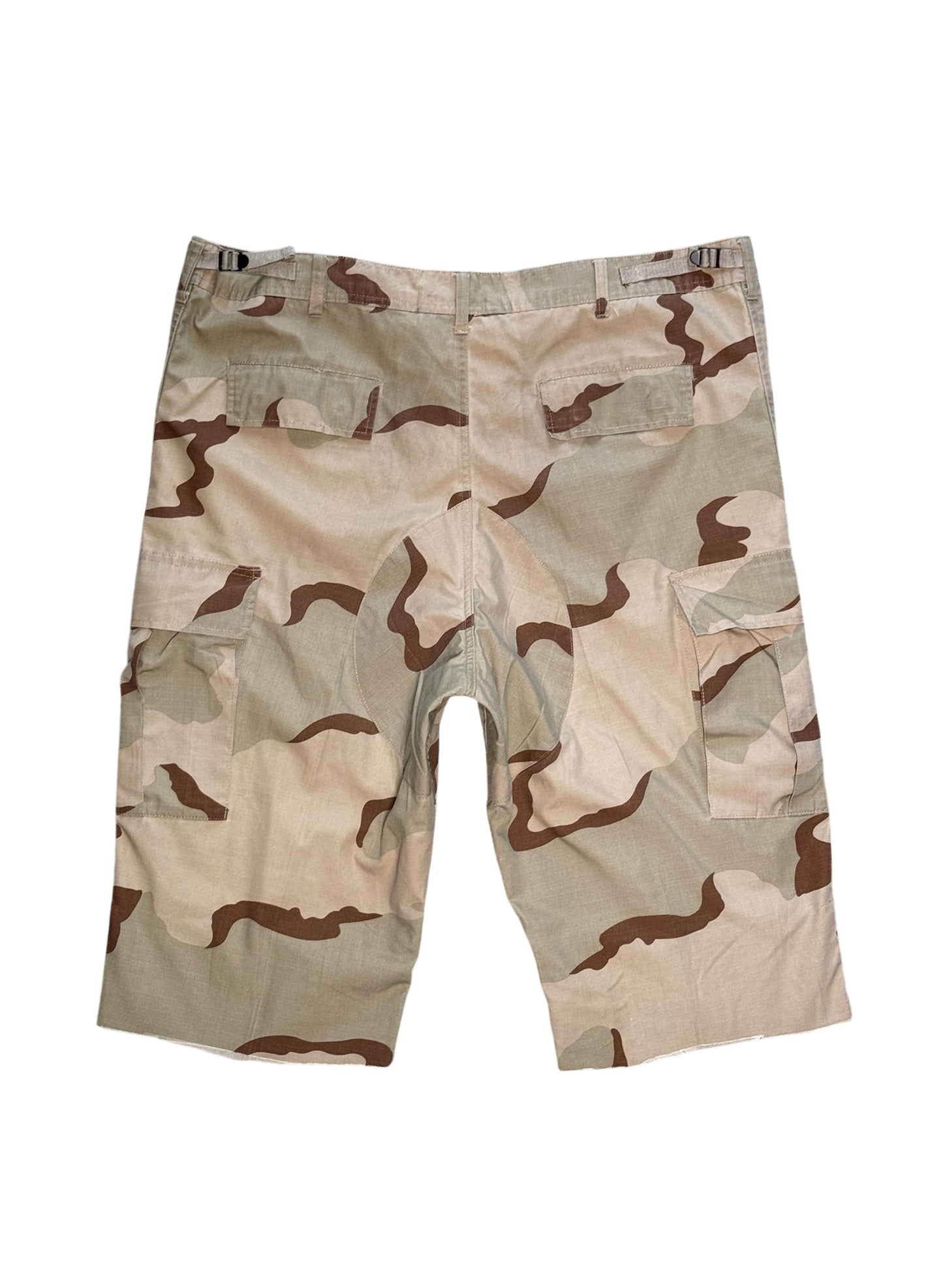 (SUP-586) U.S ARMY DESERT CAMO "CUT OFF" CARGO SHORTS