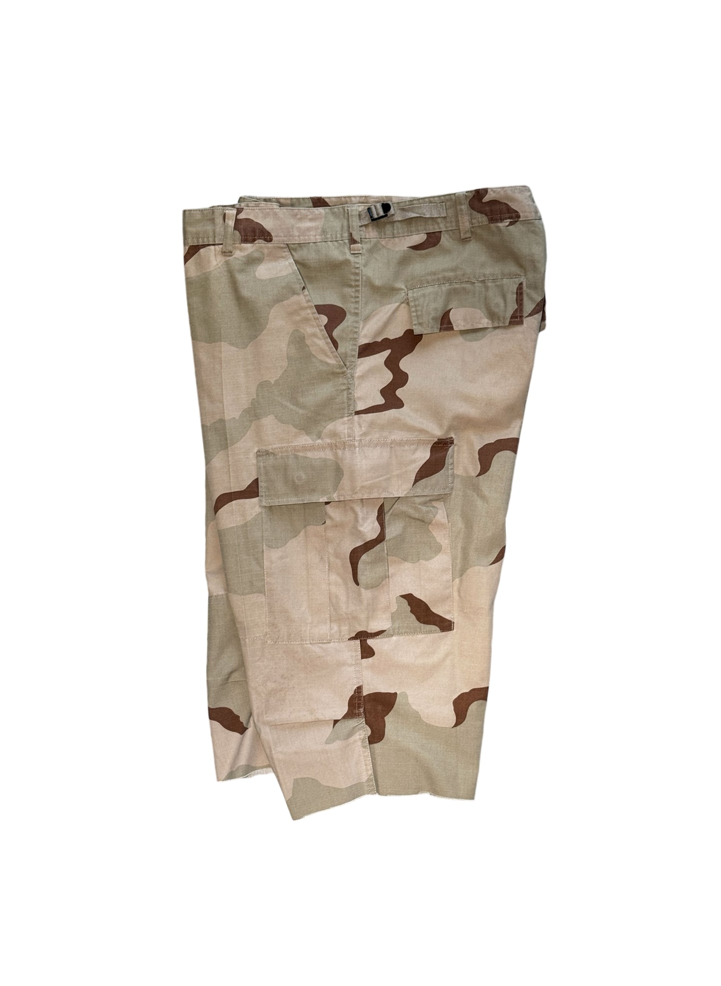 (SUP-586) U.S ARMY DESERT CAMO "CUT OFF" CARGO SHORTS