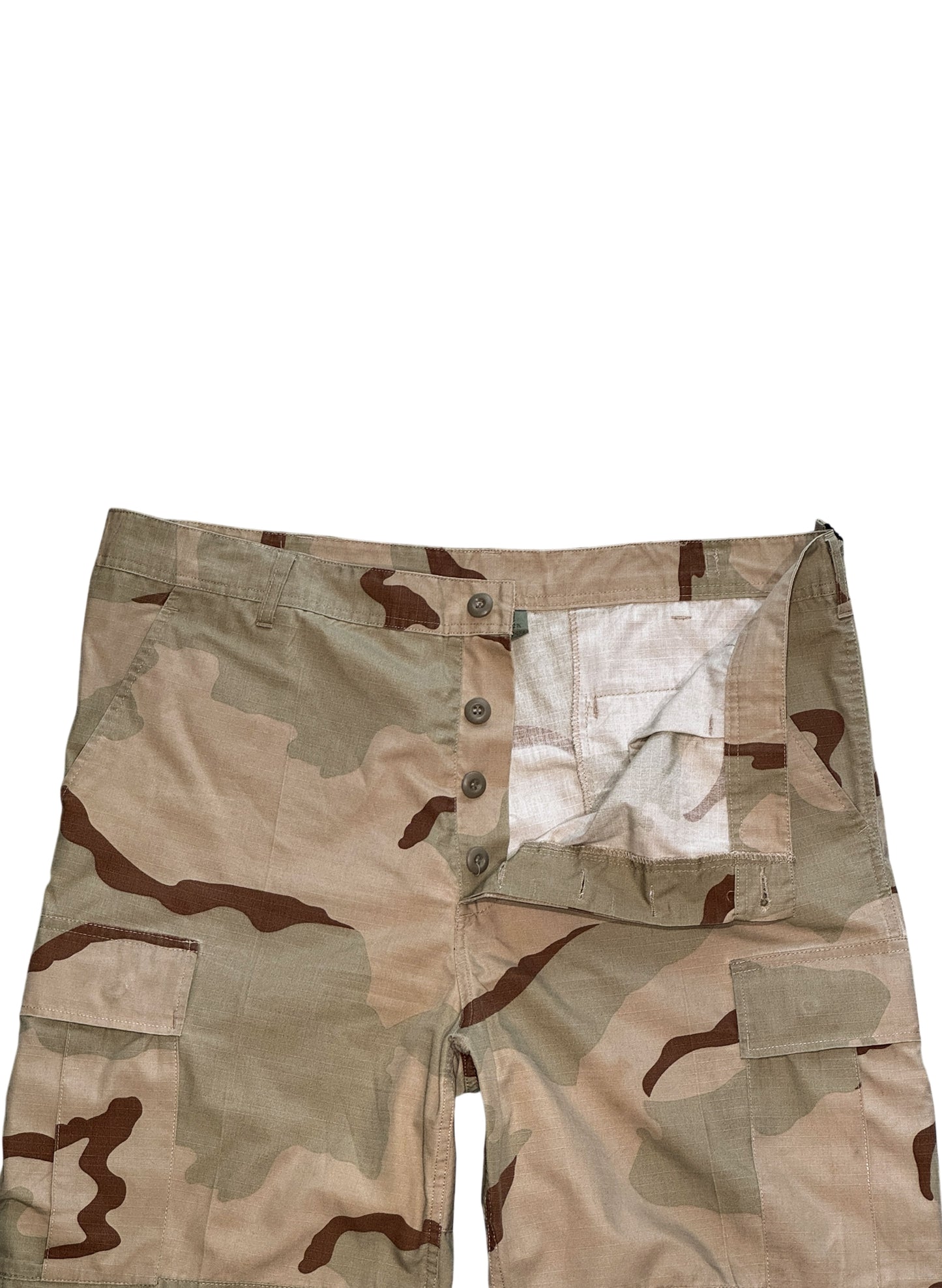(SUP-586) U.S ARMY DESERT CAMO "CUT OFF" CARGO SHORTS