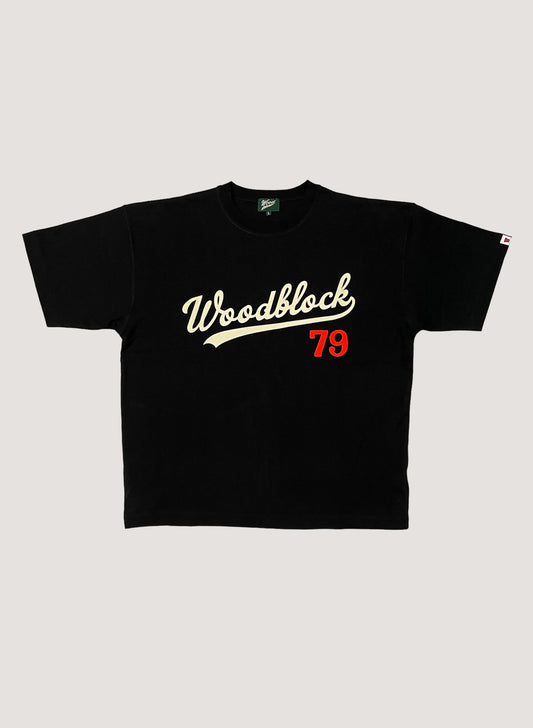 (WB-24SS-058) WOODBLOCK SCRIPT LOGO T-SHIRT BLACK