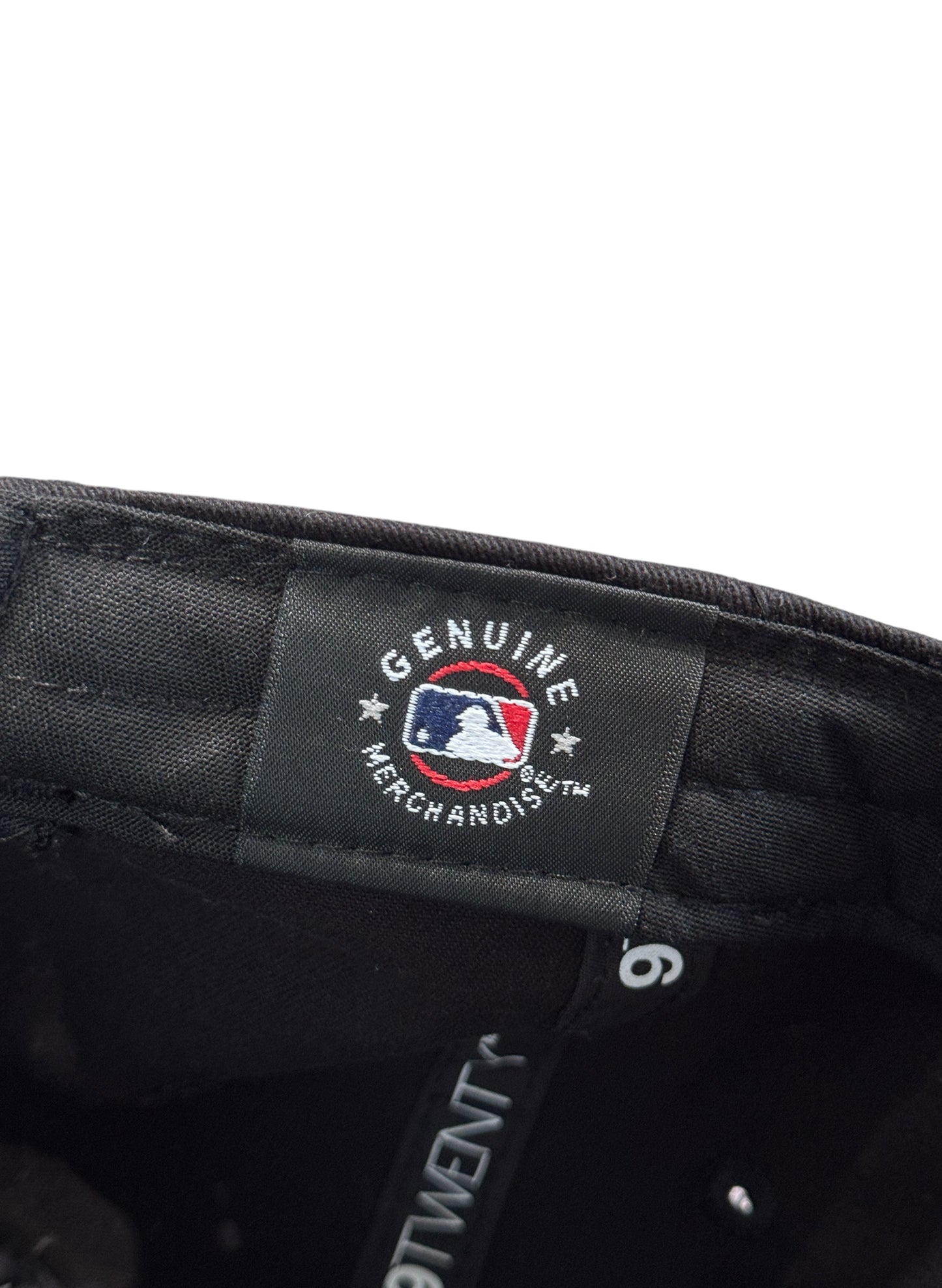(SUP-628) NEW ERA NEW YORK YANKEES "CHAIN STITCH" LOGO CAP - BLACK