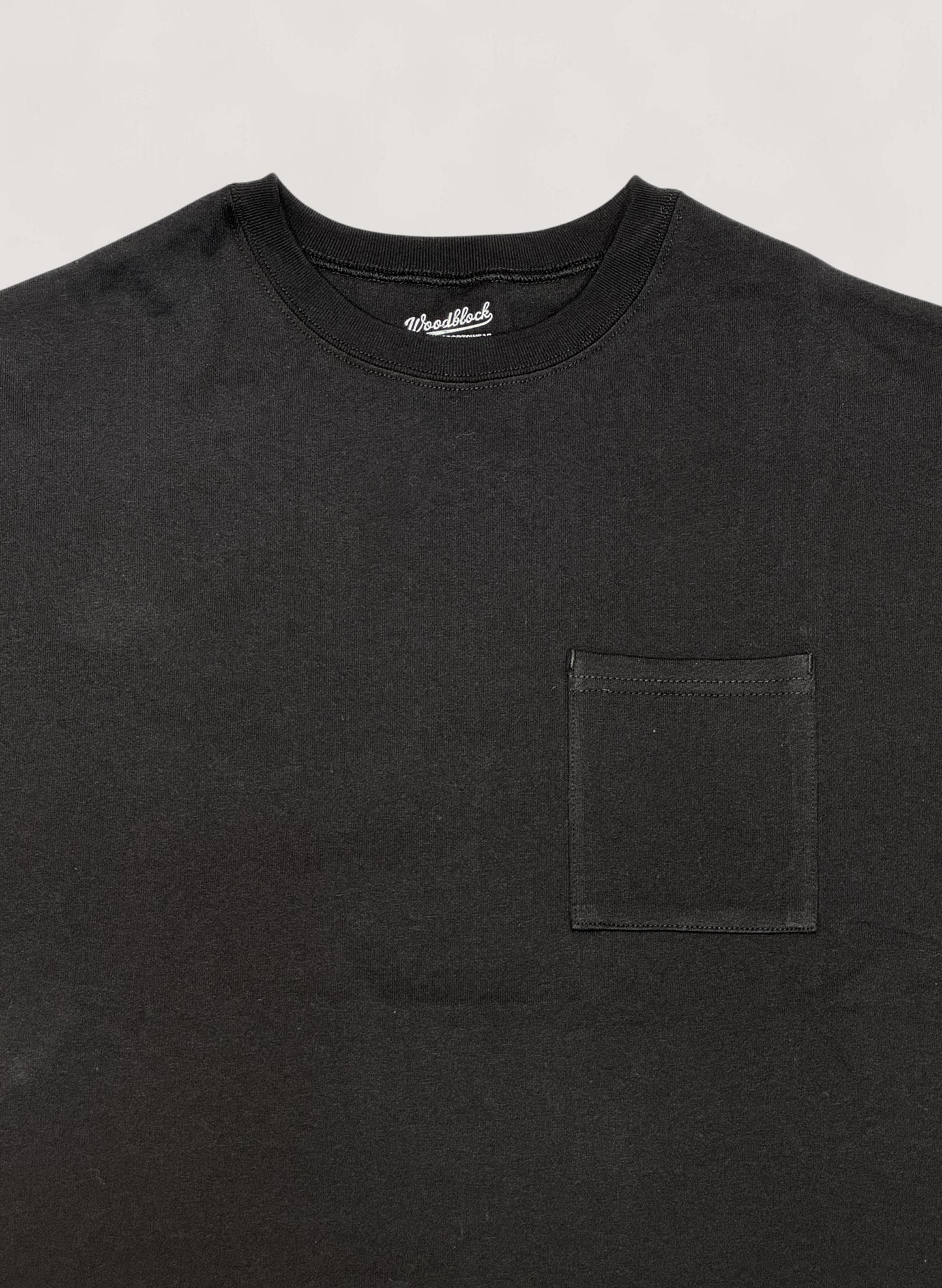 WOODBLOCK S/S WIDE TAPERED SILHOUETTE POCKET T-SHIRT BLACK(WB-25SS-014)