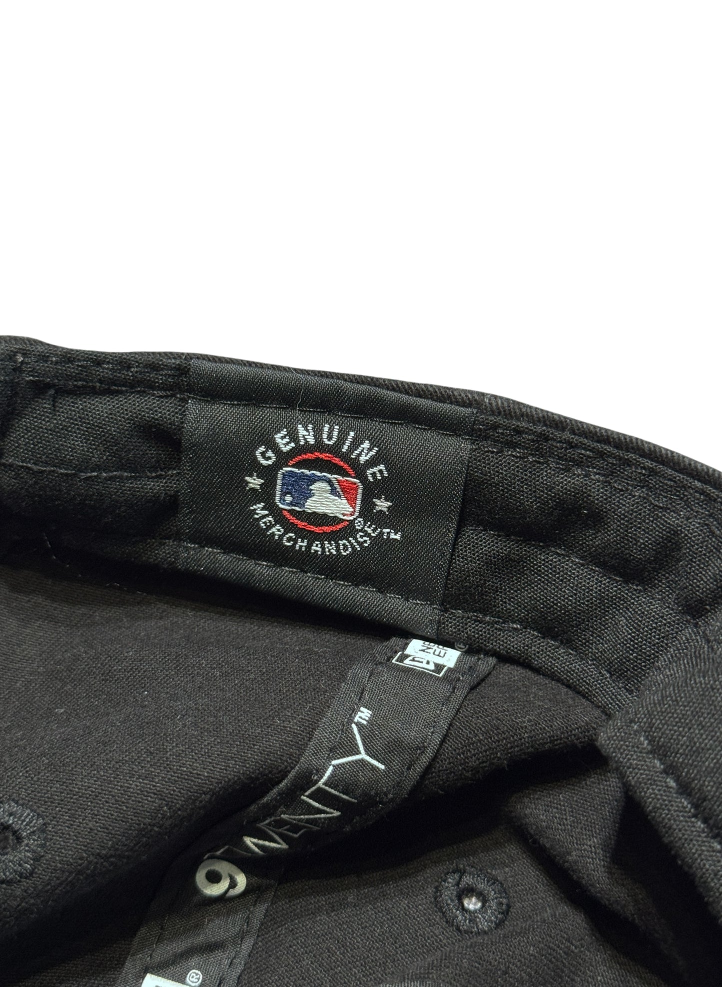 (SUP-626) NEW ERA NEW YORK YANKEES "CHAIN STITCH" LOGO CAP - BLACK