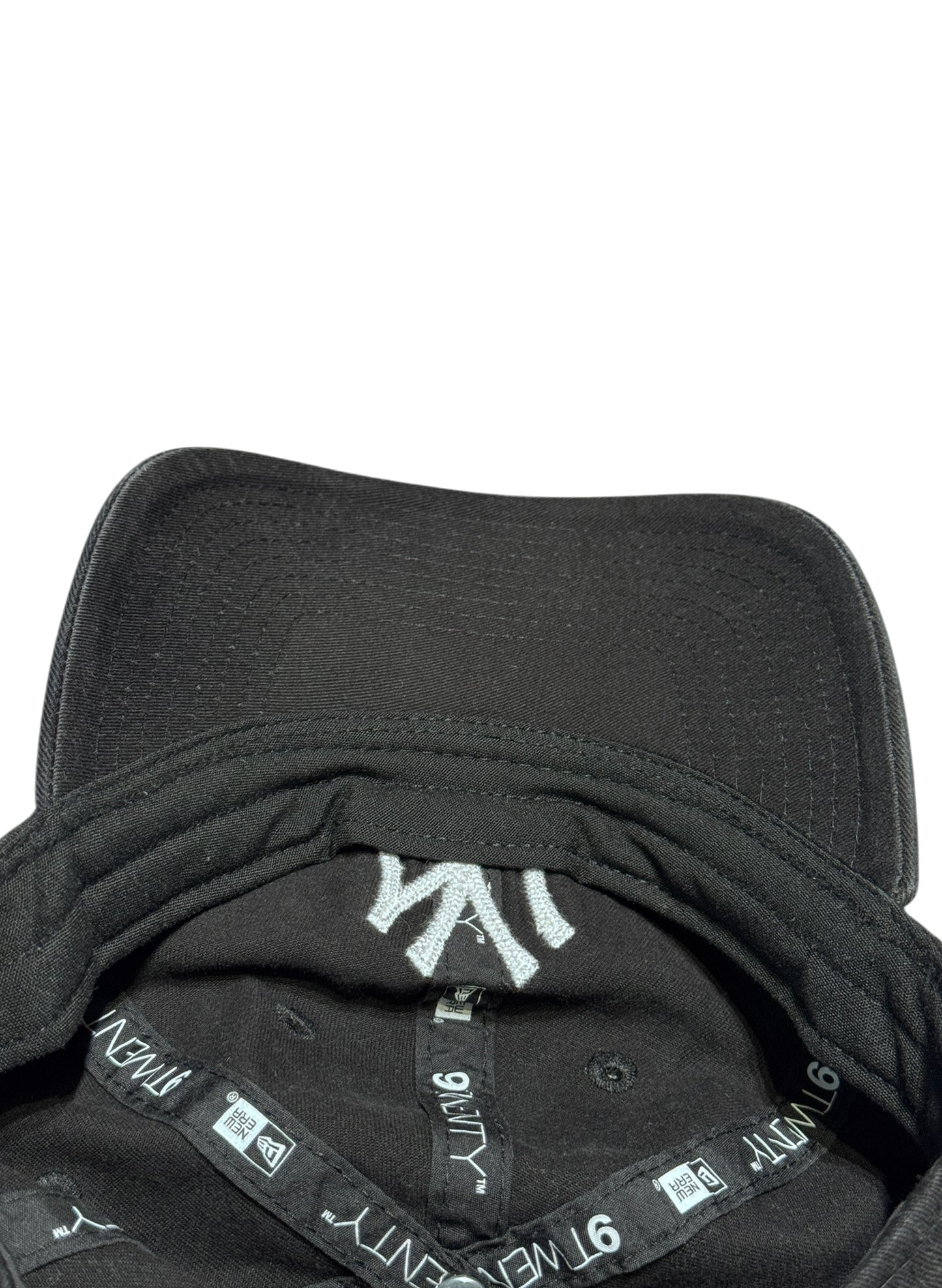 (SUP-626) NEW ERA NEW YORK YANKEES "CHAIN STITCH" LOGO CAP - BLACK