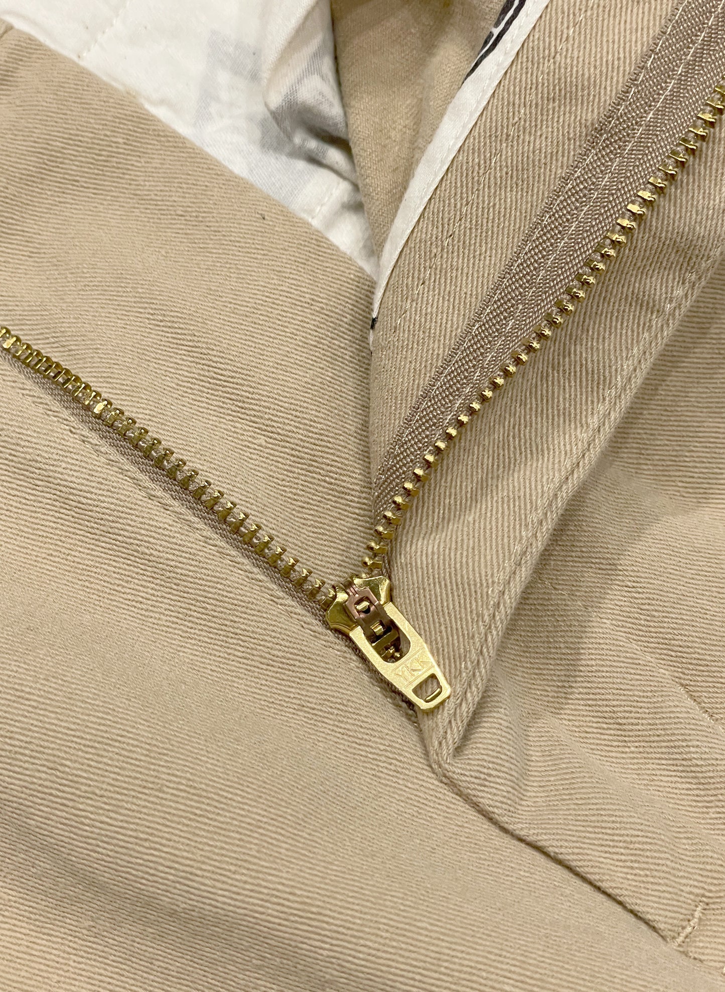 WOODBLOCK 2STAMP PAINT CUSTOMIZED 2TUCK CHINO TROUSERS KHAKI (WB-26SS-011)